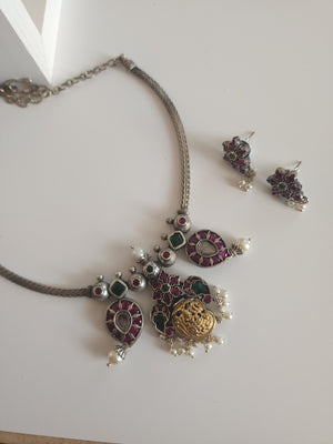 Achyutha Kemp Dualtone necklace set