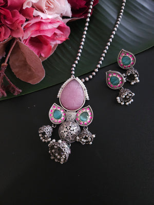 Aanshi fusion pendant necklace set