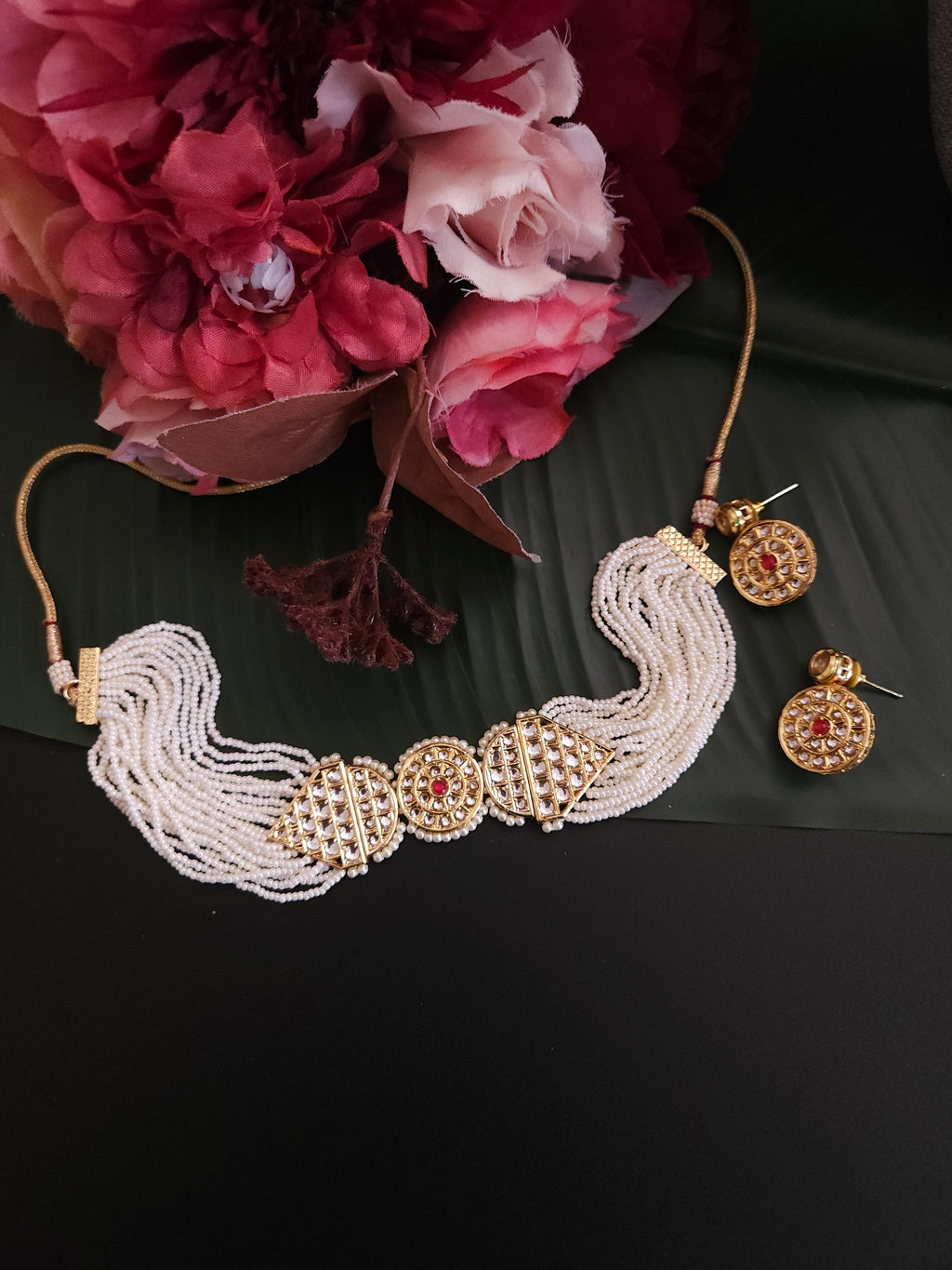 Aanshi kundan choker necklace set