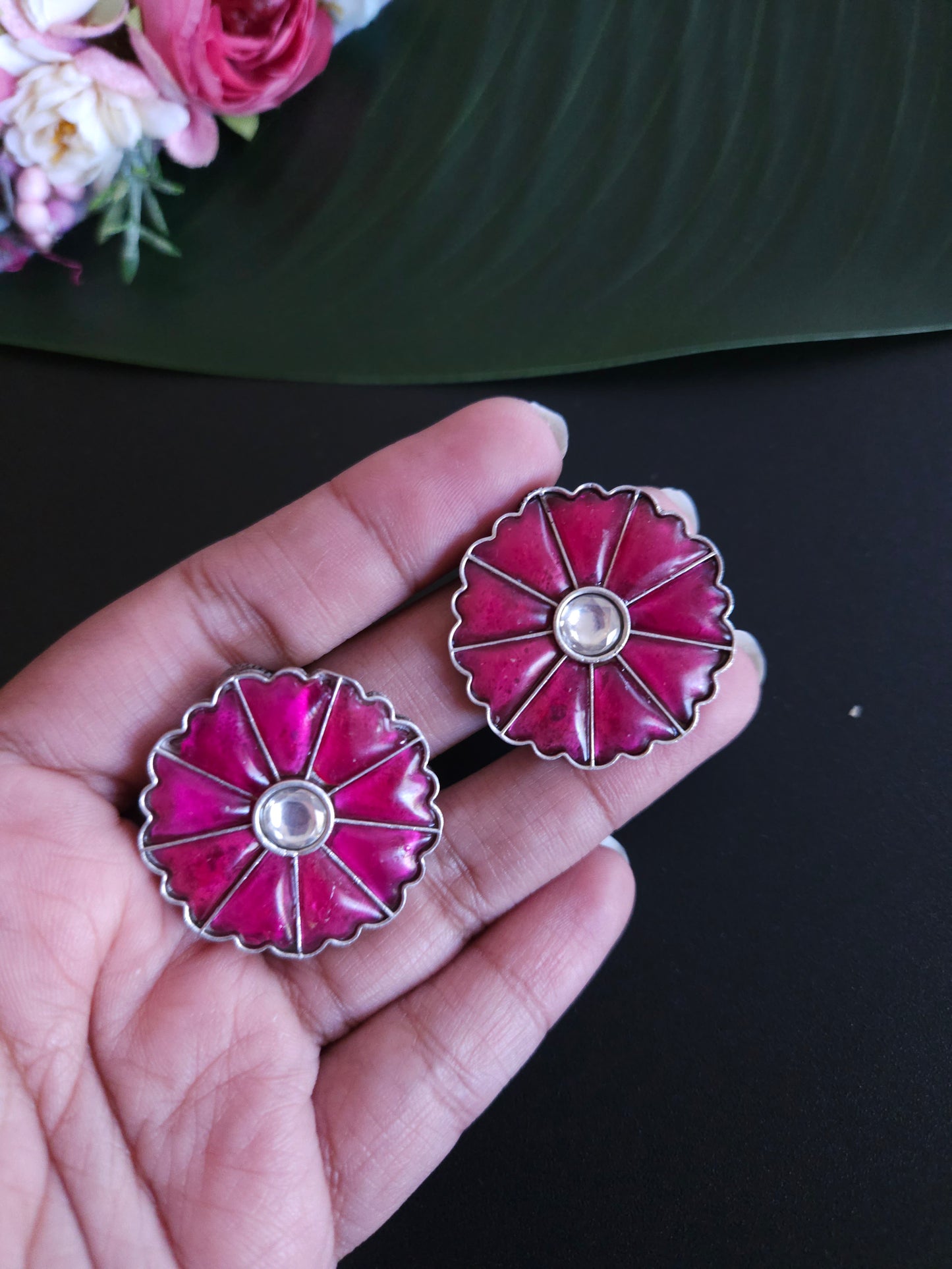 Mid size kemp silver alike stud earrings