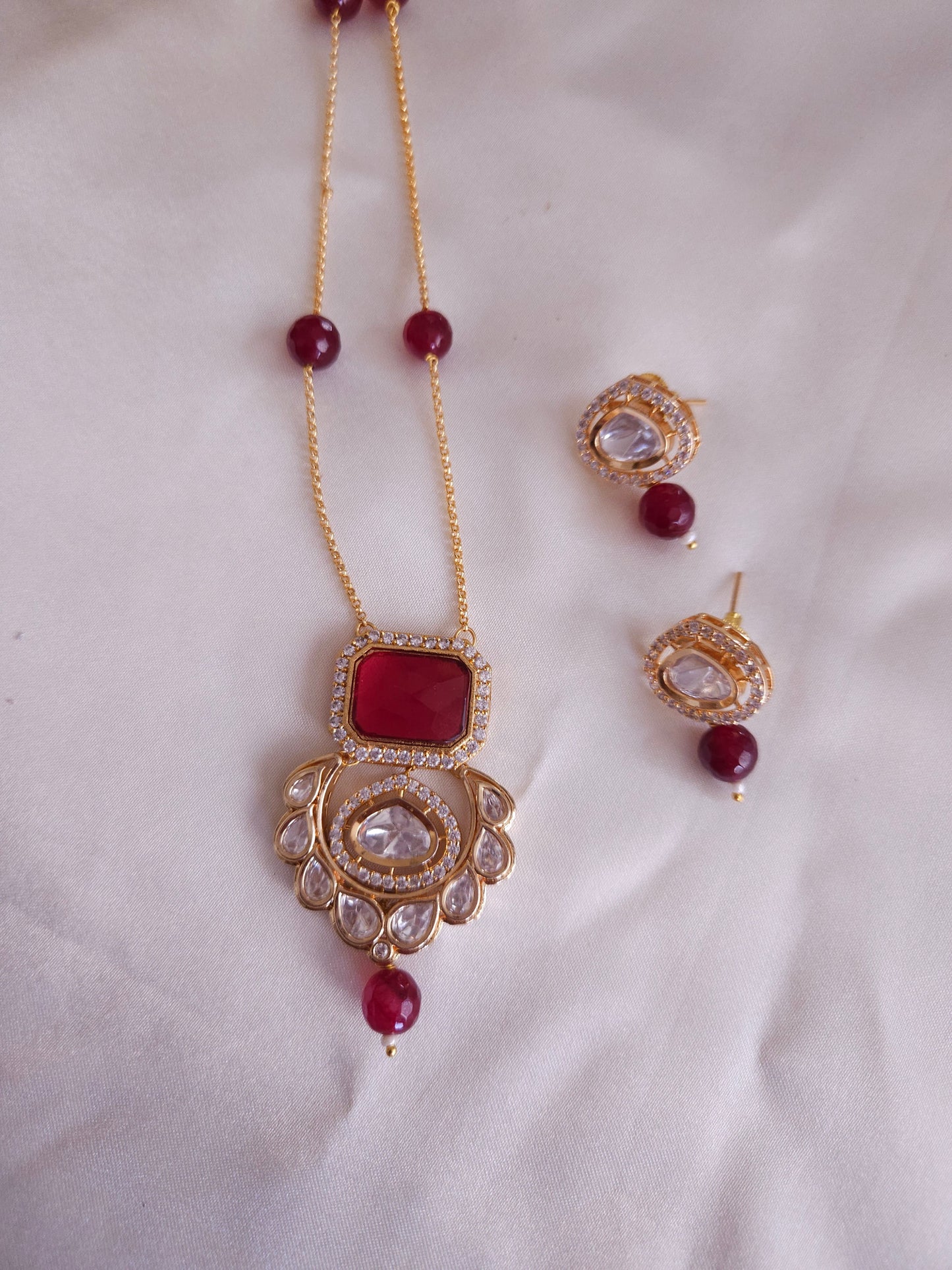 Aarvi kundan polki dainty necklace set