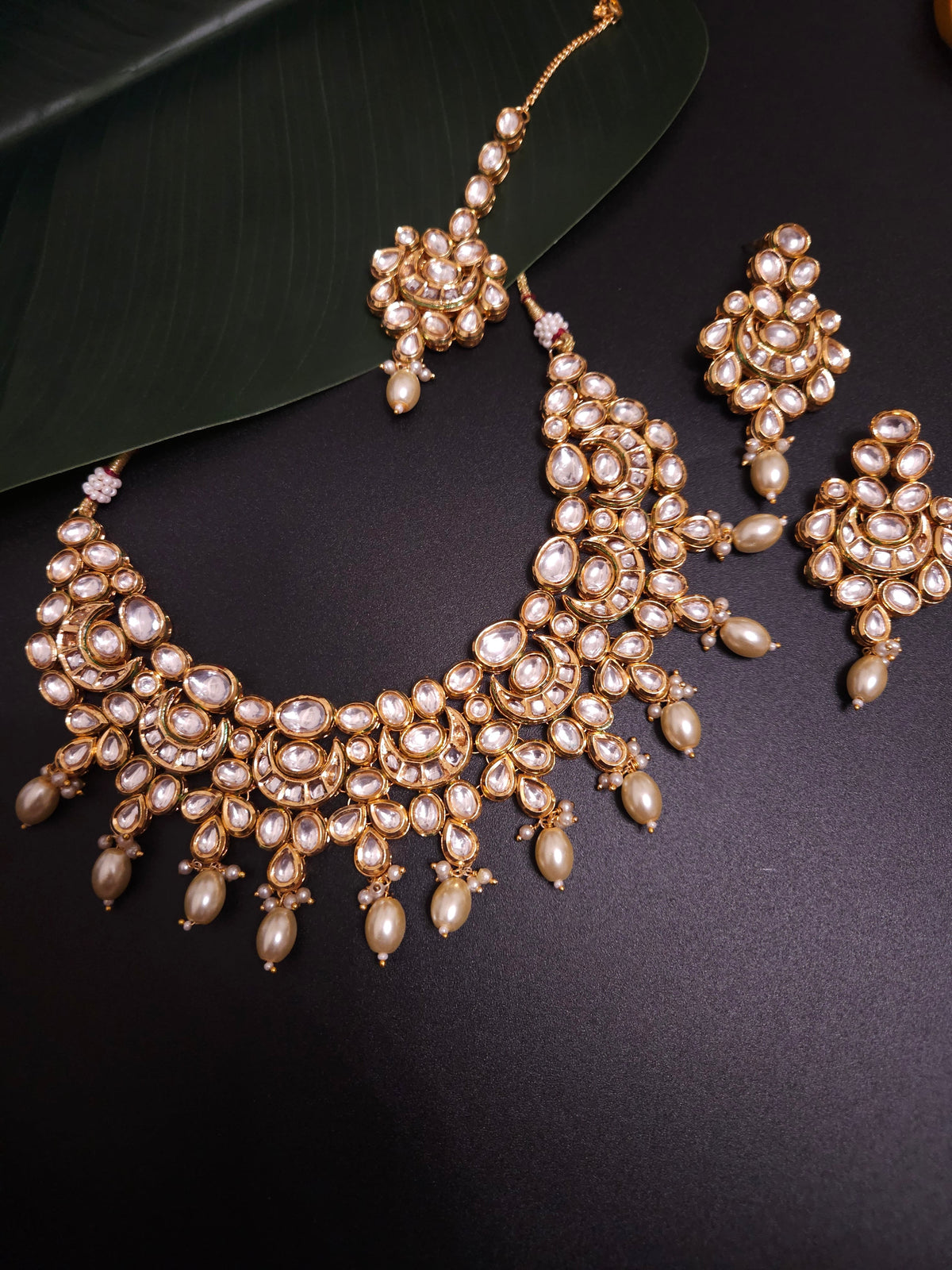 Arva kundan necklace set Classic Kundan Necklace Set with Earrings & Maang Tikka | Funcre8tions