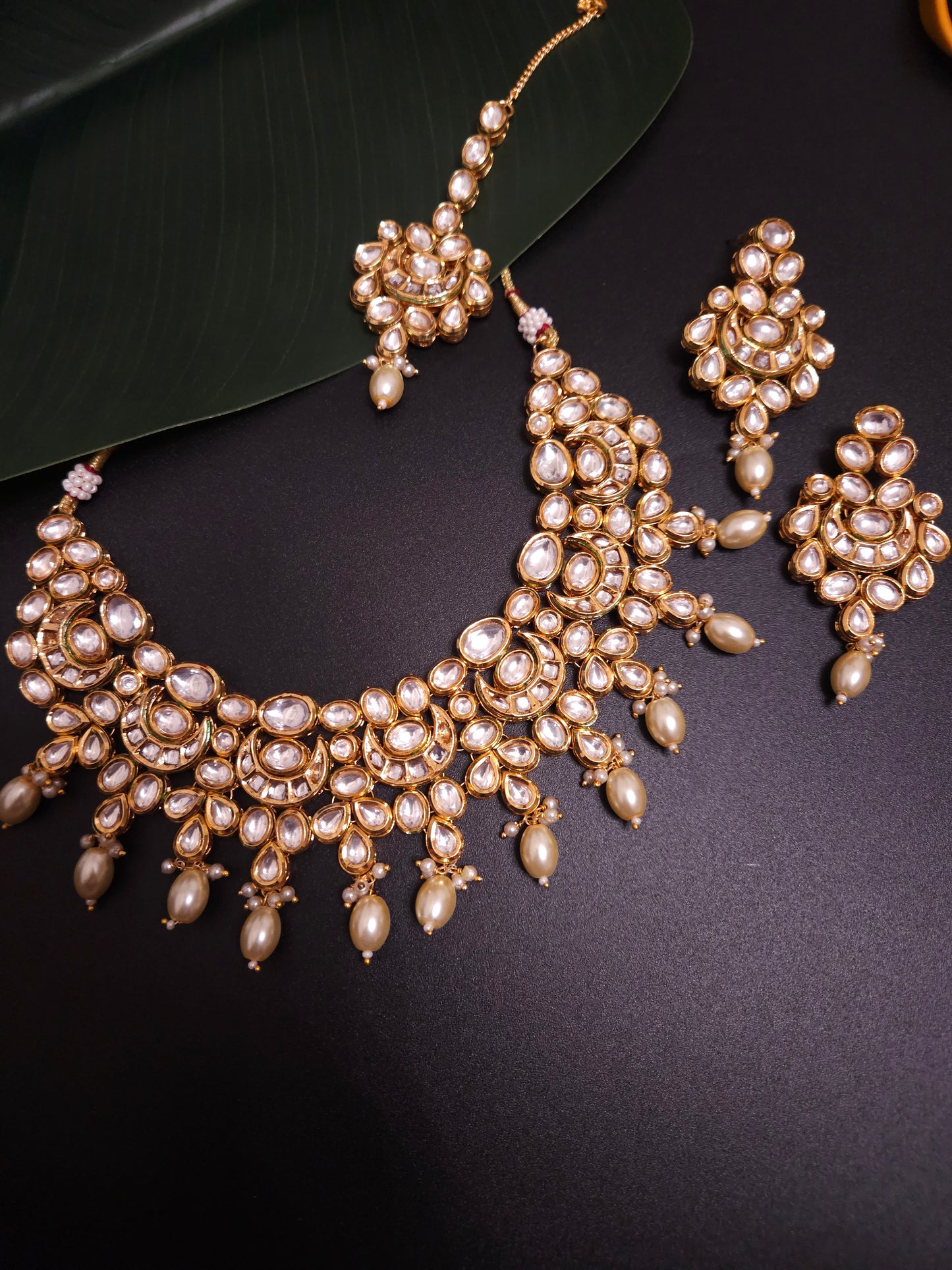 Arva kundan necklace set