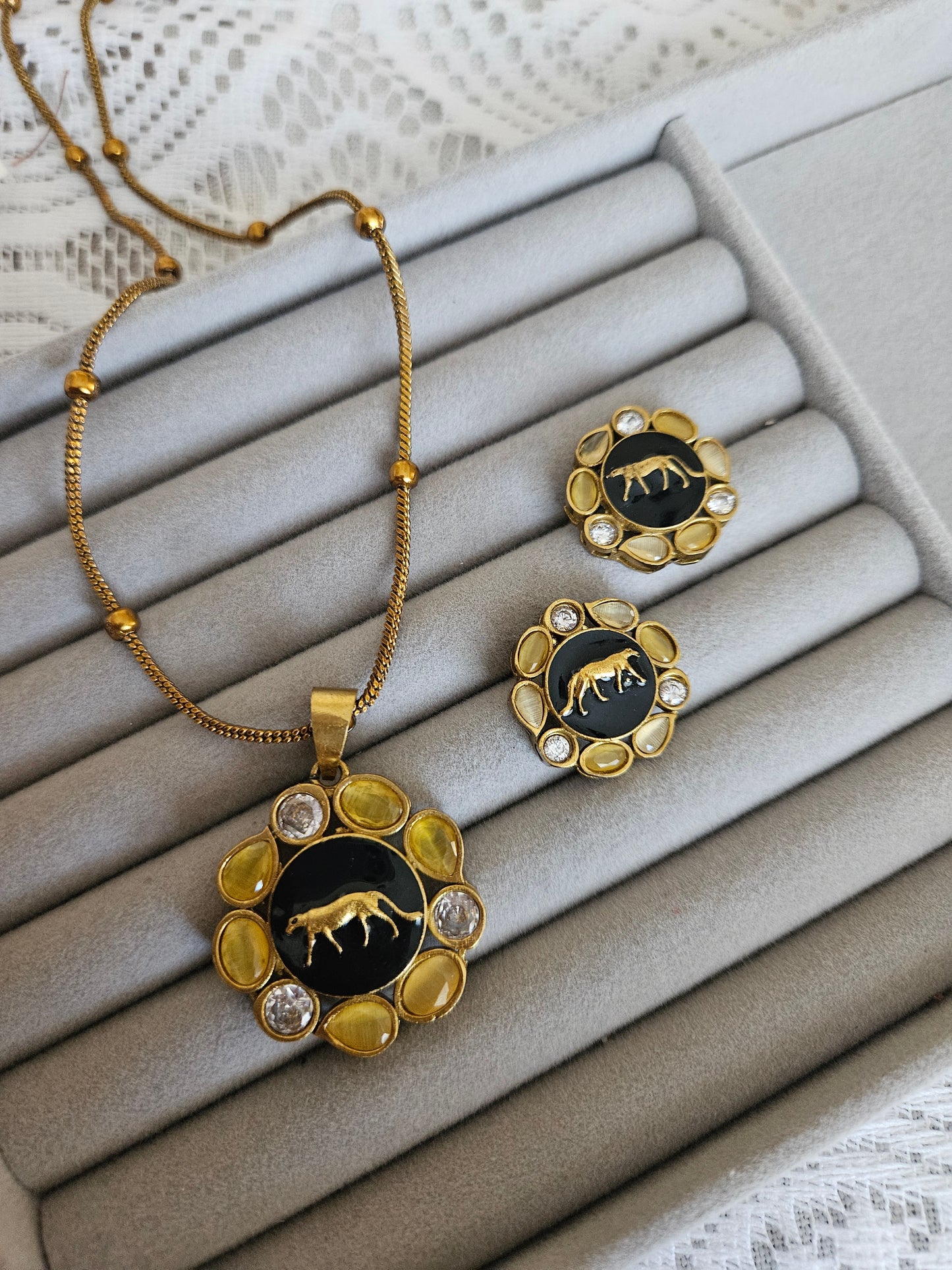 Hasika sabyasachi inspired contemporary necklace set