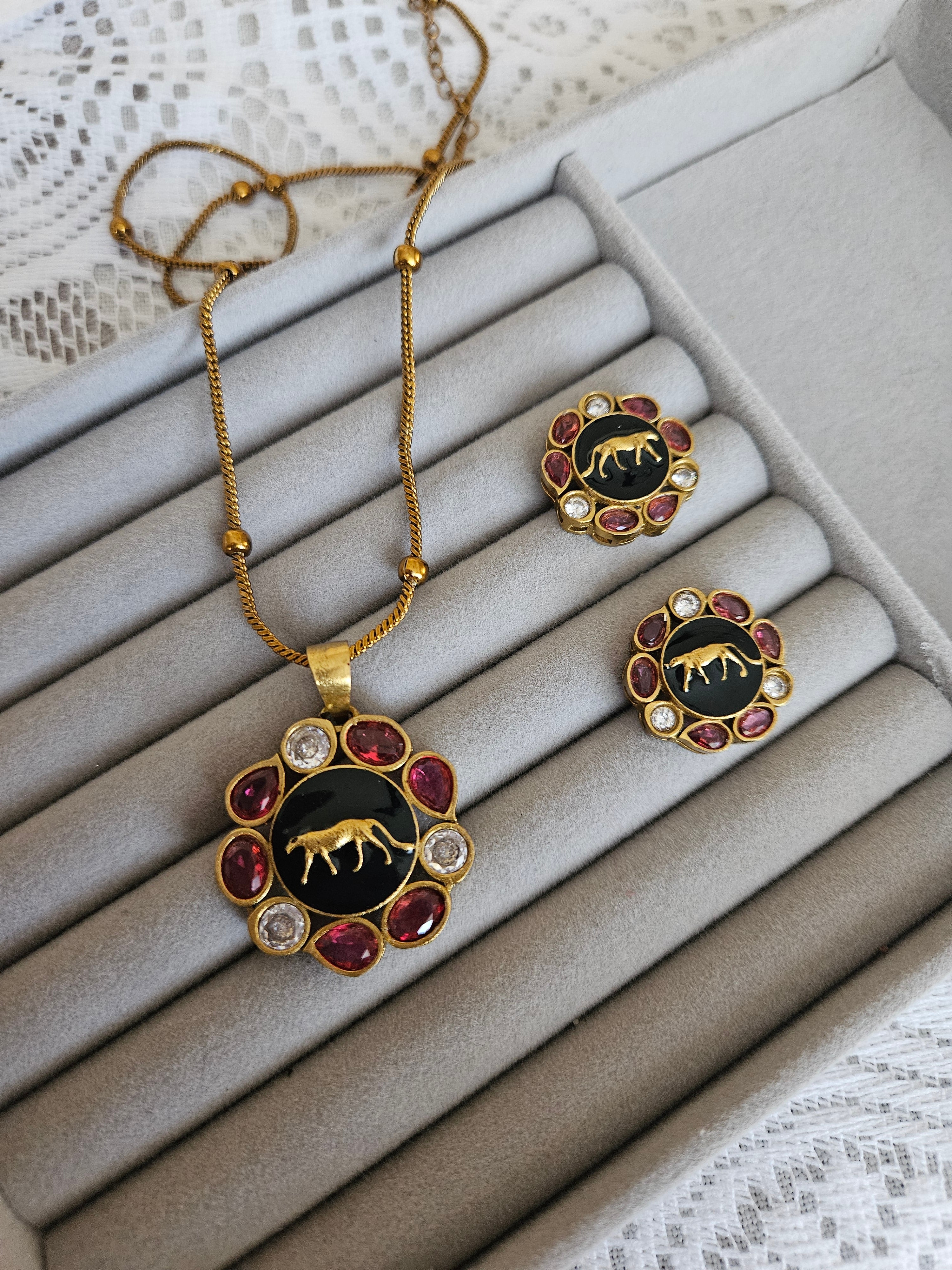 Hasika sabyasachi inspired contemporary necklace set