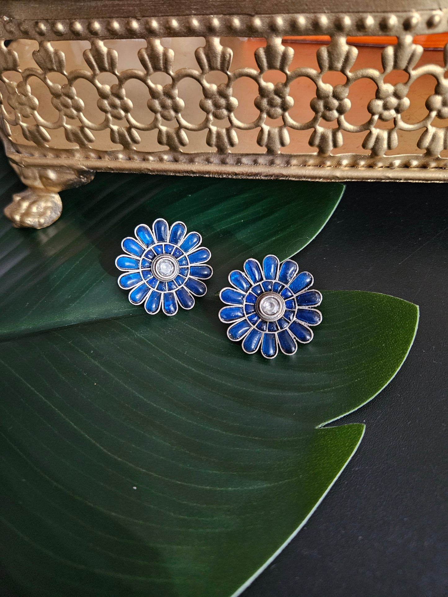 Medium kemp silver alike stud earrings