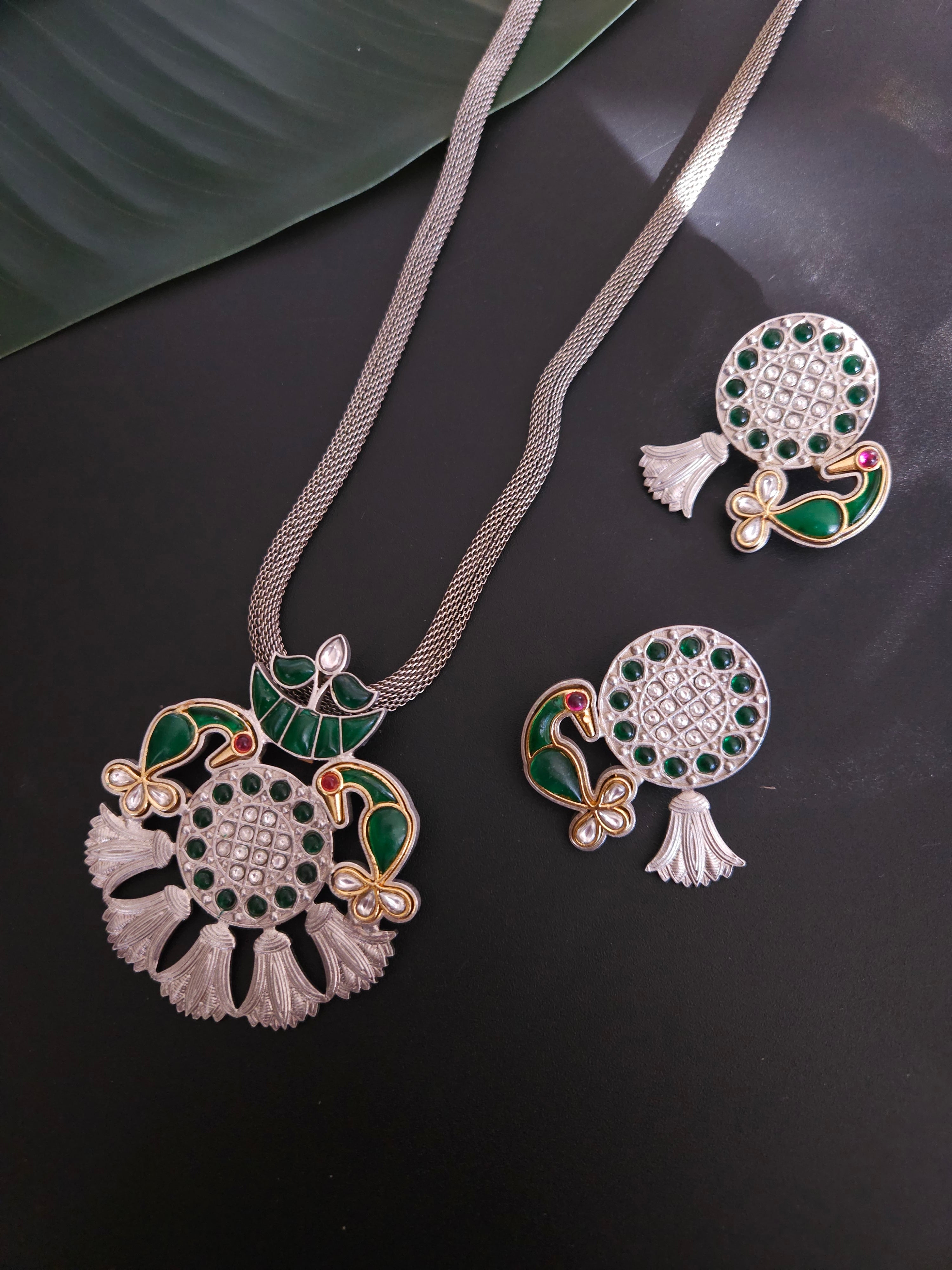 Achyutha fusion choker necklace set