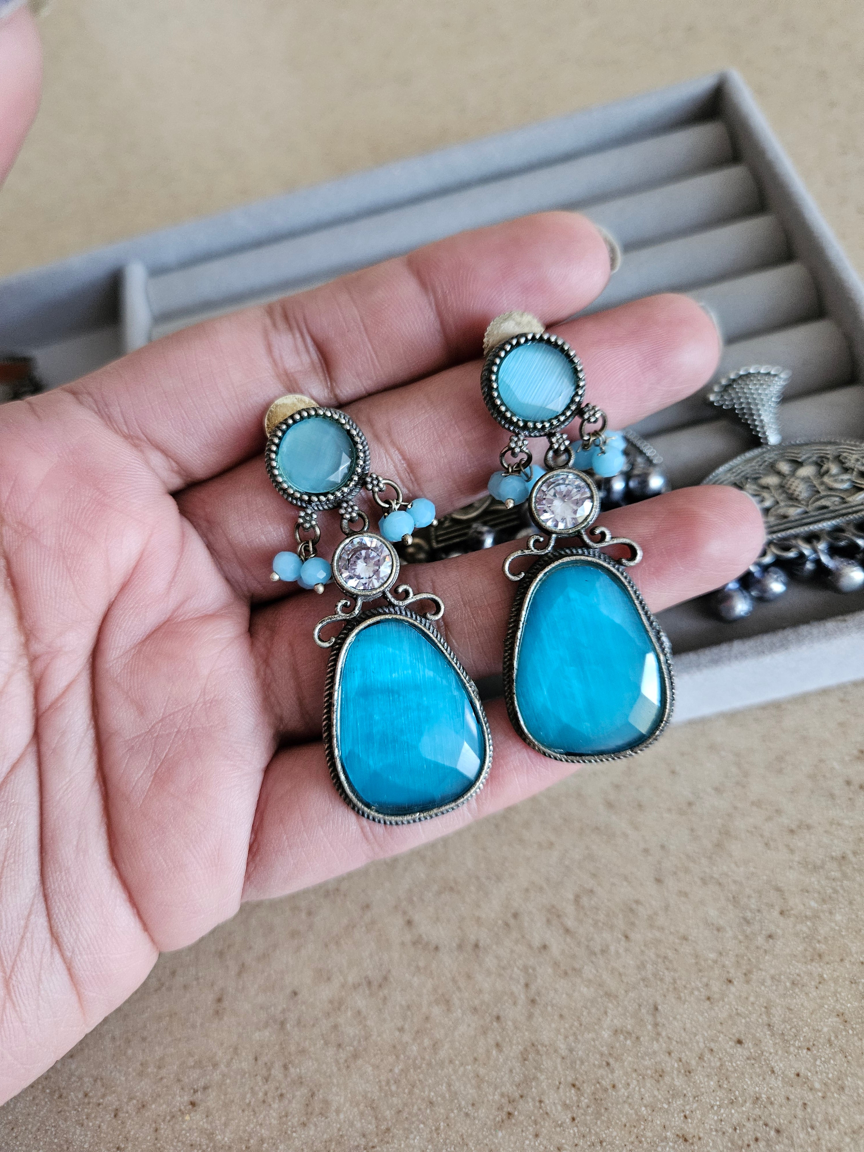 Leya unique silveralike earrings collection