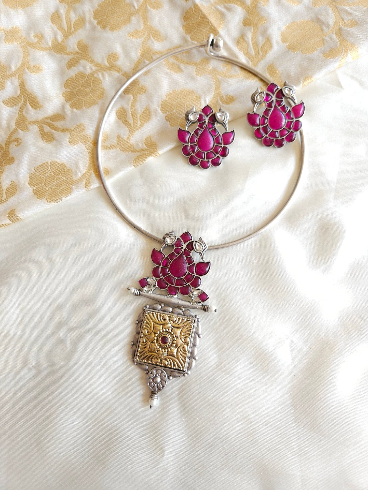Achyutha dualtone hasli necklace set