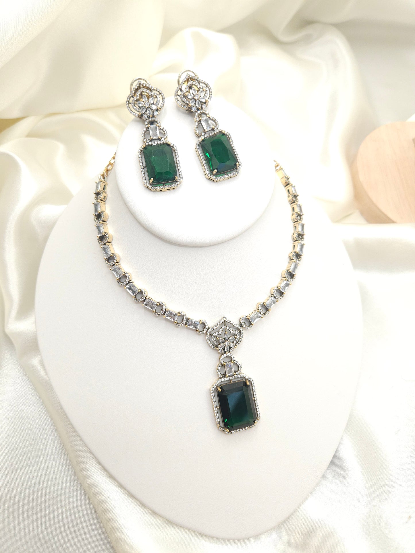 Victorian polki hasli necklace with earrings