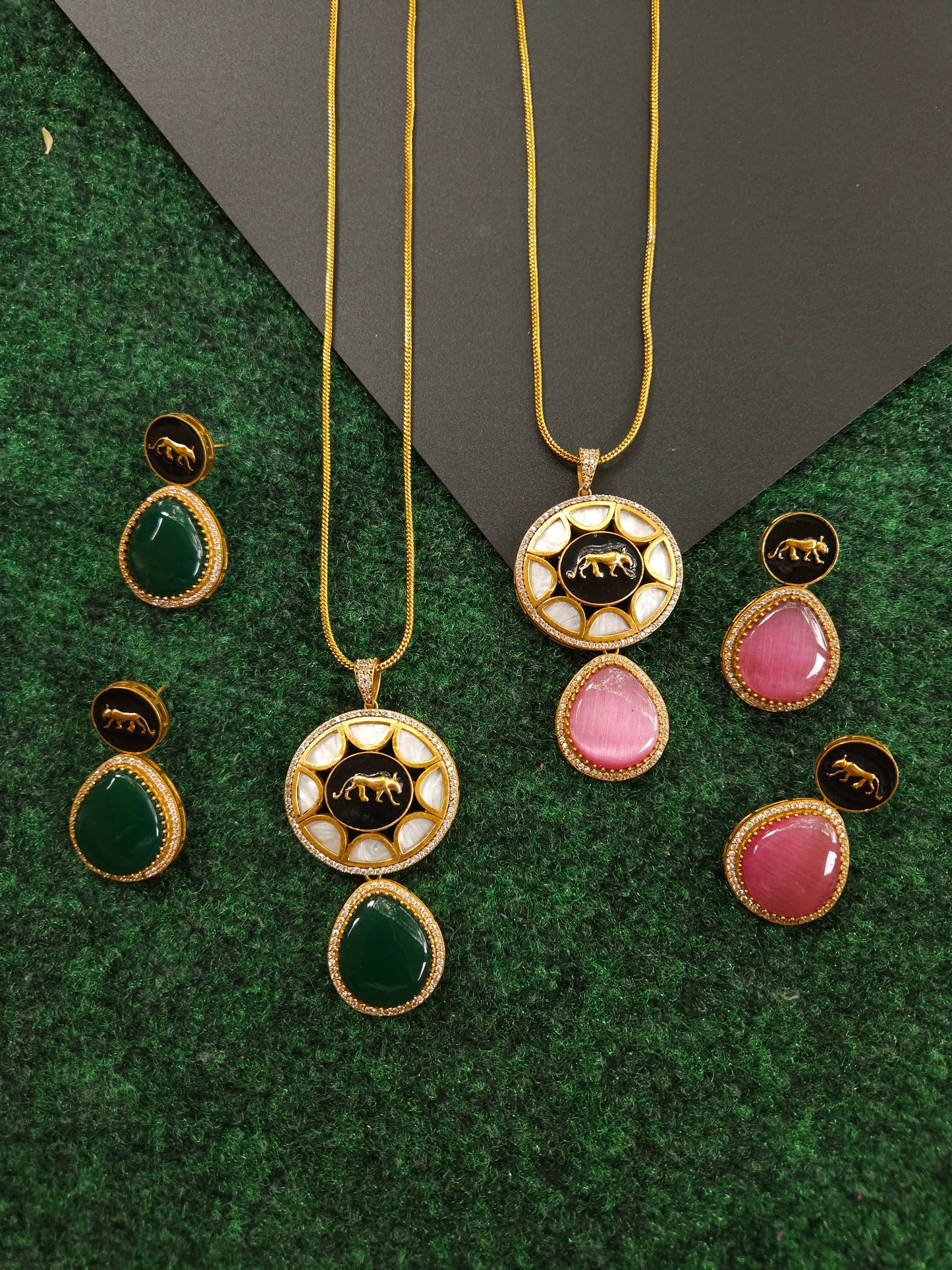 Hasika contemporary necklace set