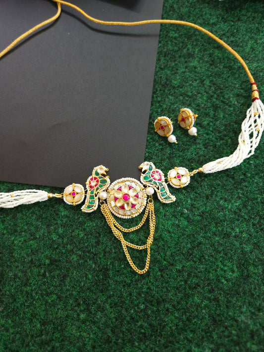 Aarvi pachi kundan necklace set