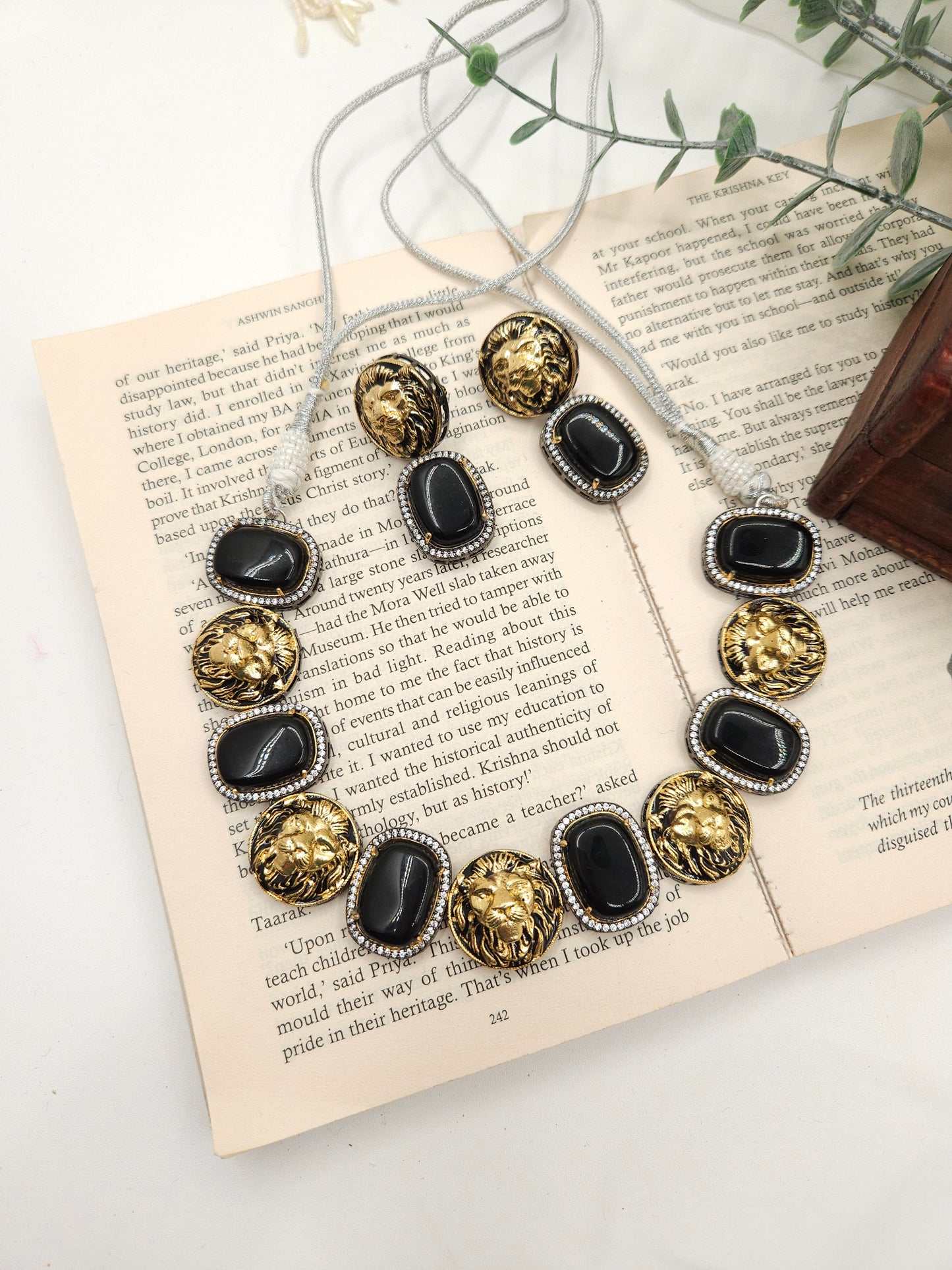 Laya sabyasachi inspired contemporary necklace set