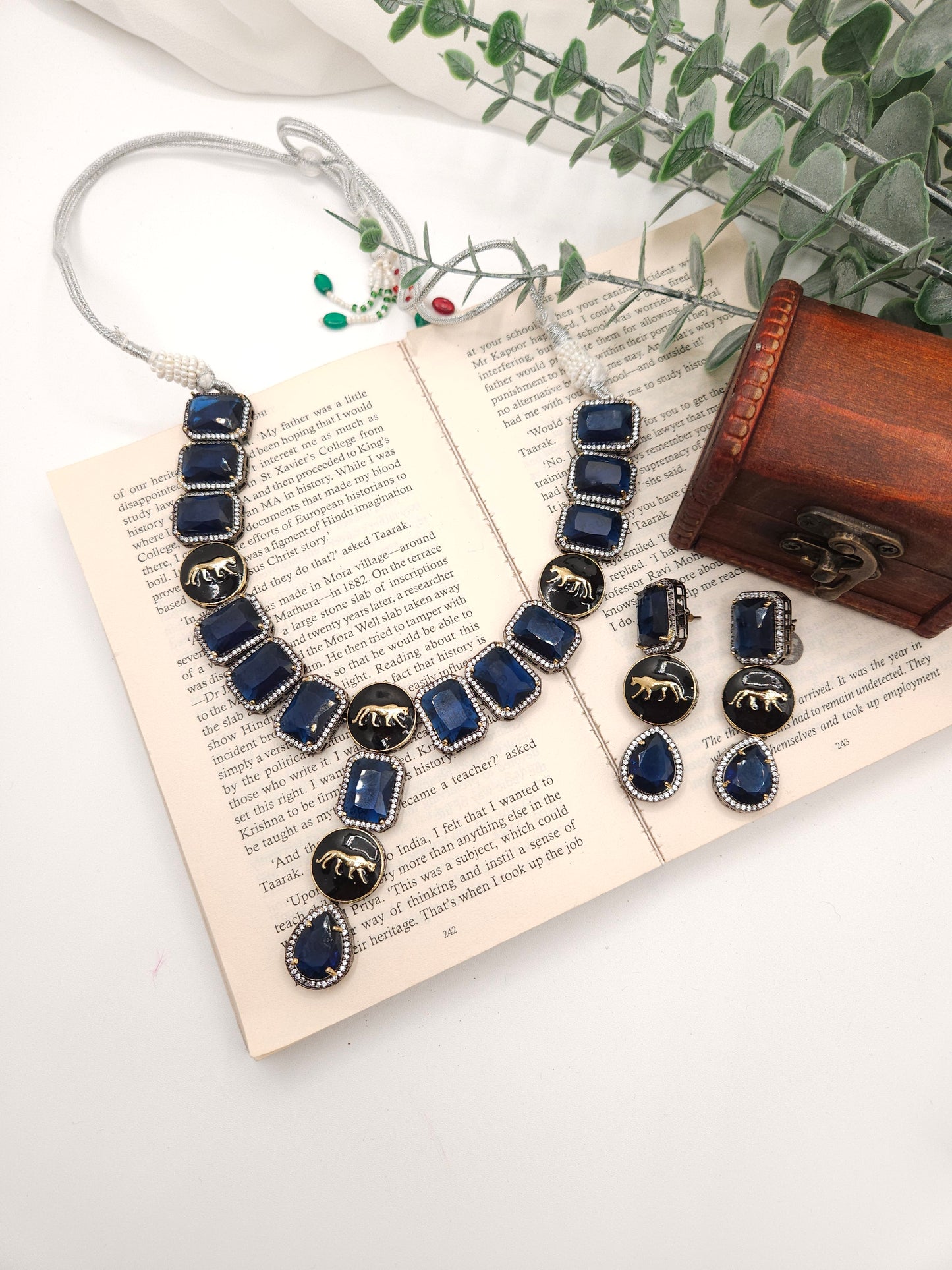 Laya sabyasachi inspired contemporary necklace set