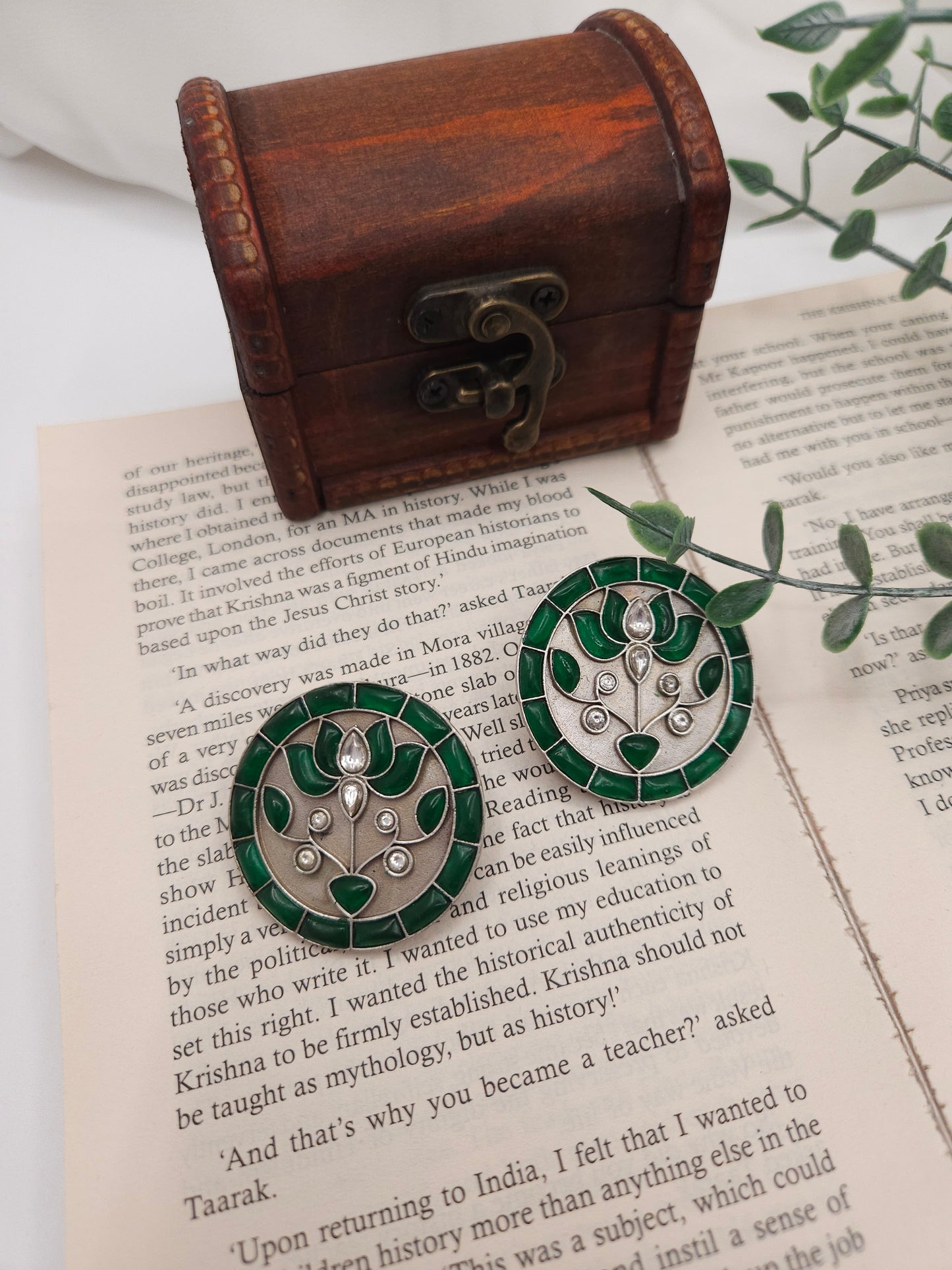 Xxl kemp silver alike stud earrings