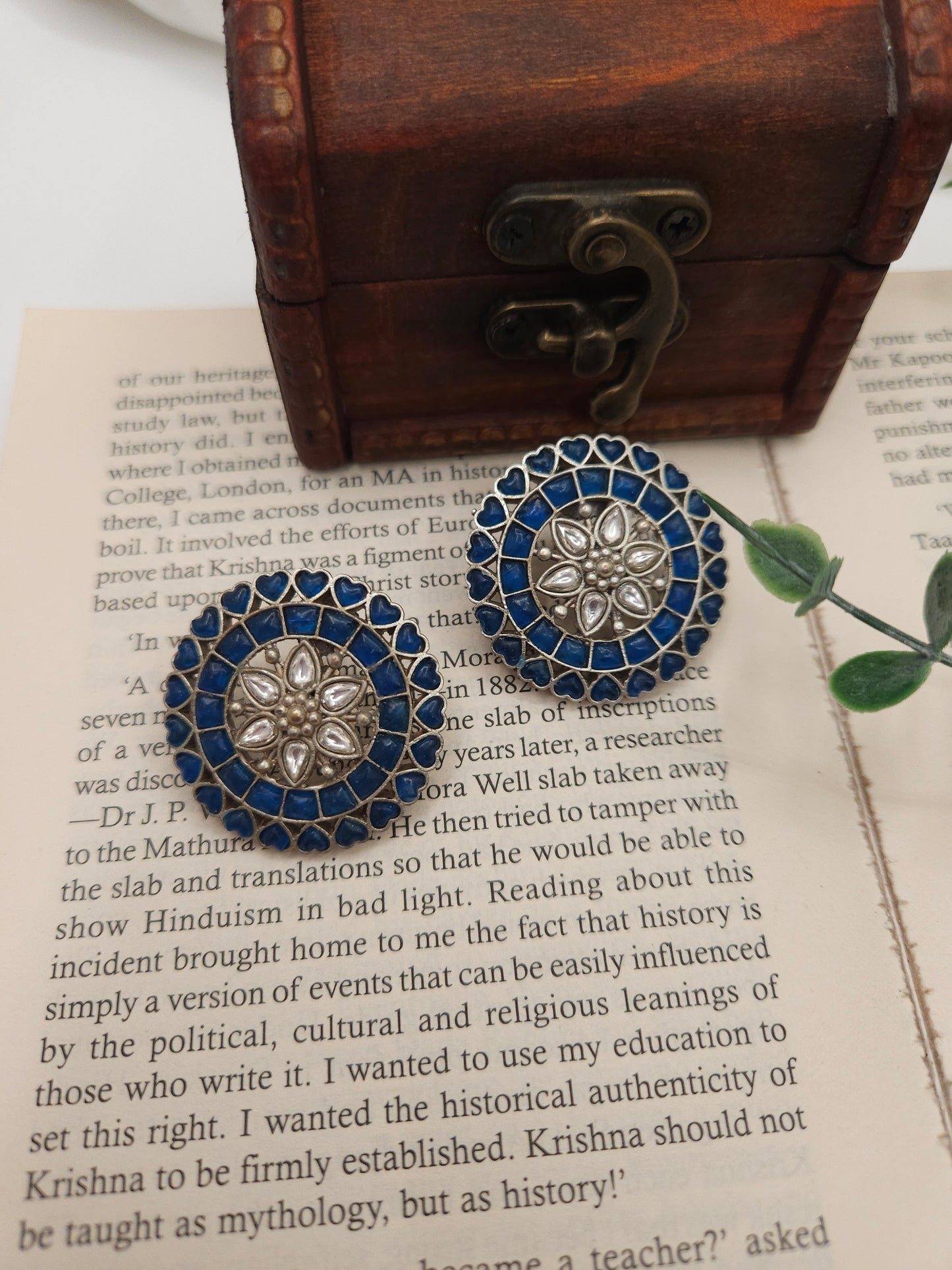 Xxl kemp silver alike stud earrings