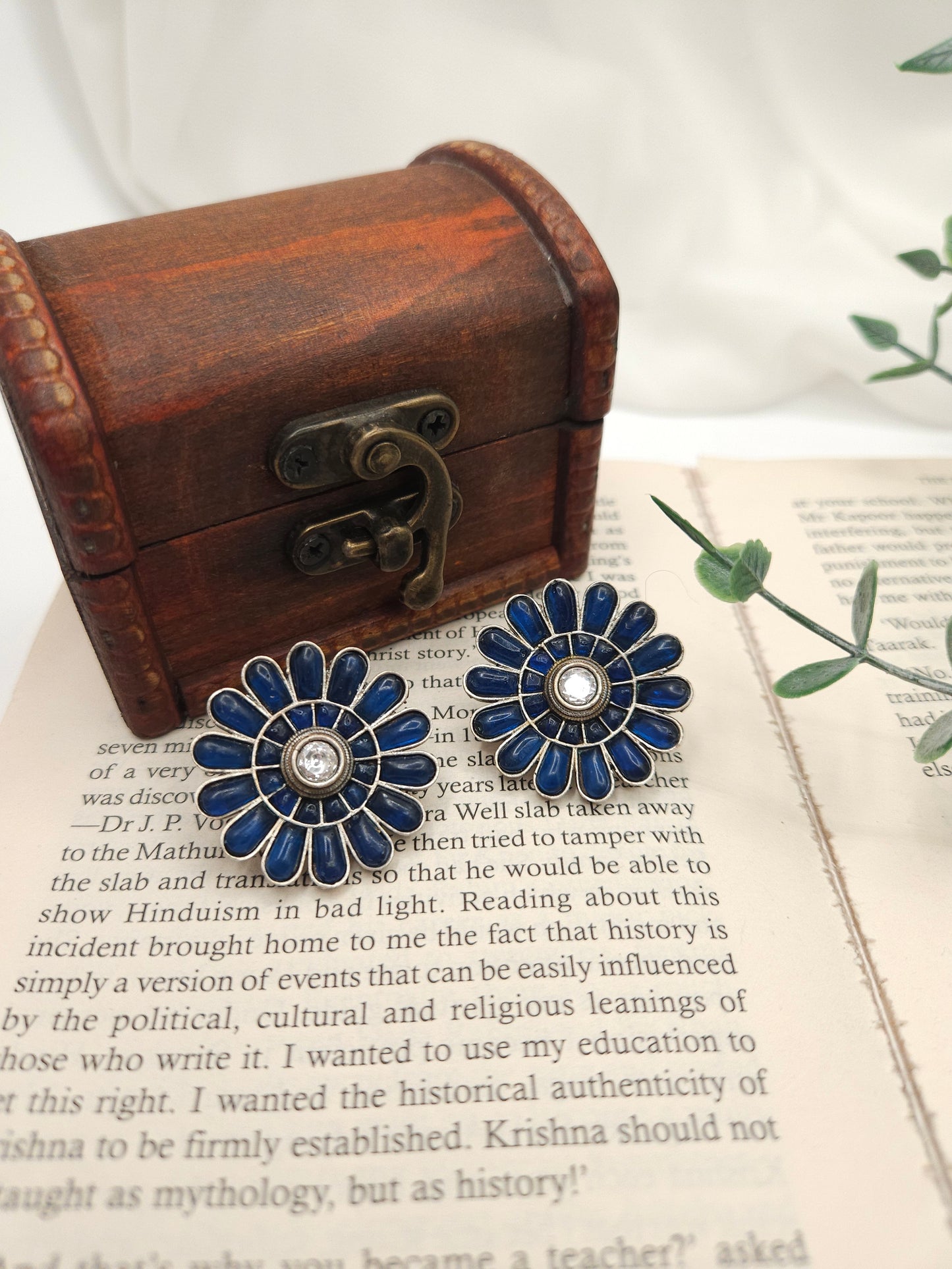 Medium kemp silver alike stud earrings