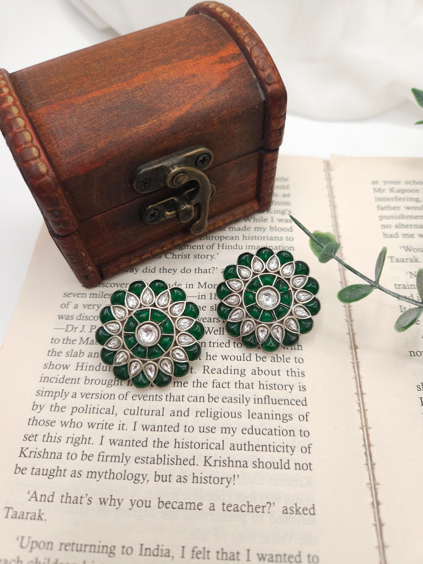 Xxl kemp silver alike stud earrings
