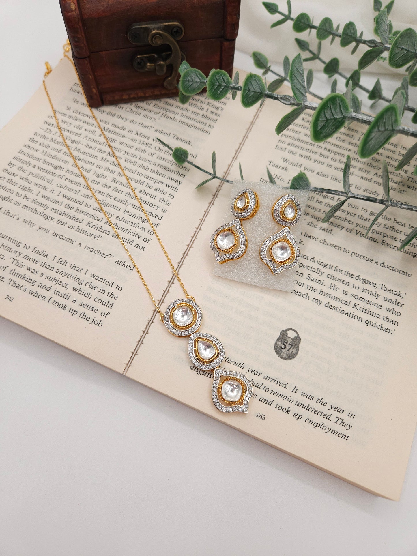 Chandra Polki necklace set