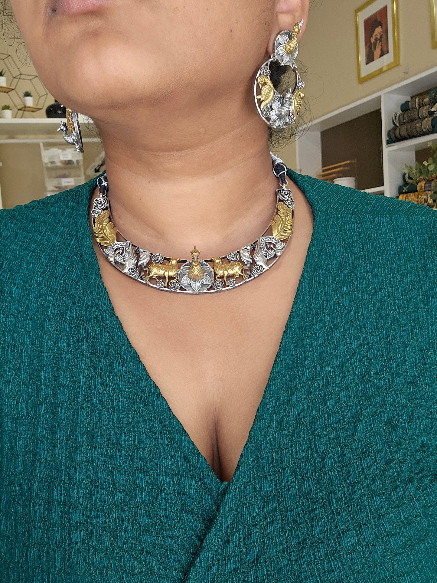 Gomathi dualtone hasli necklace set