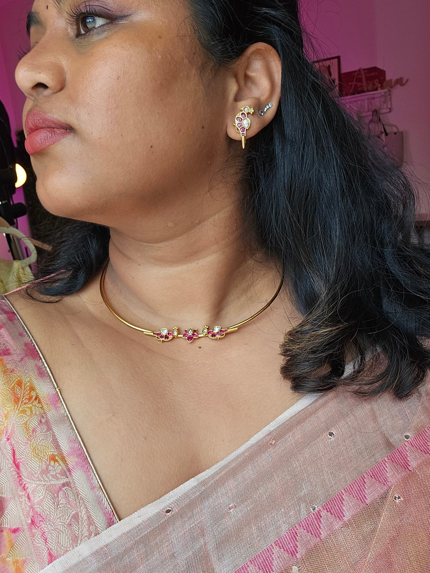 Aarvi goldplated contemporary hasli Necklace set