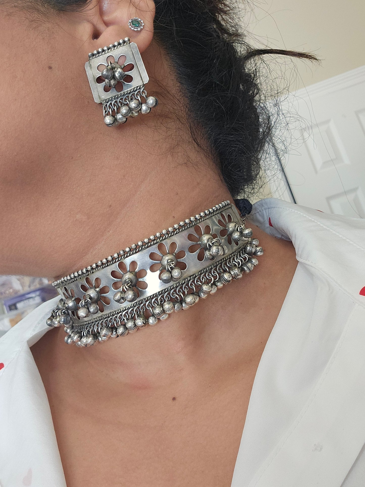 Anamika silveralike choker Necklace set