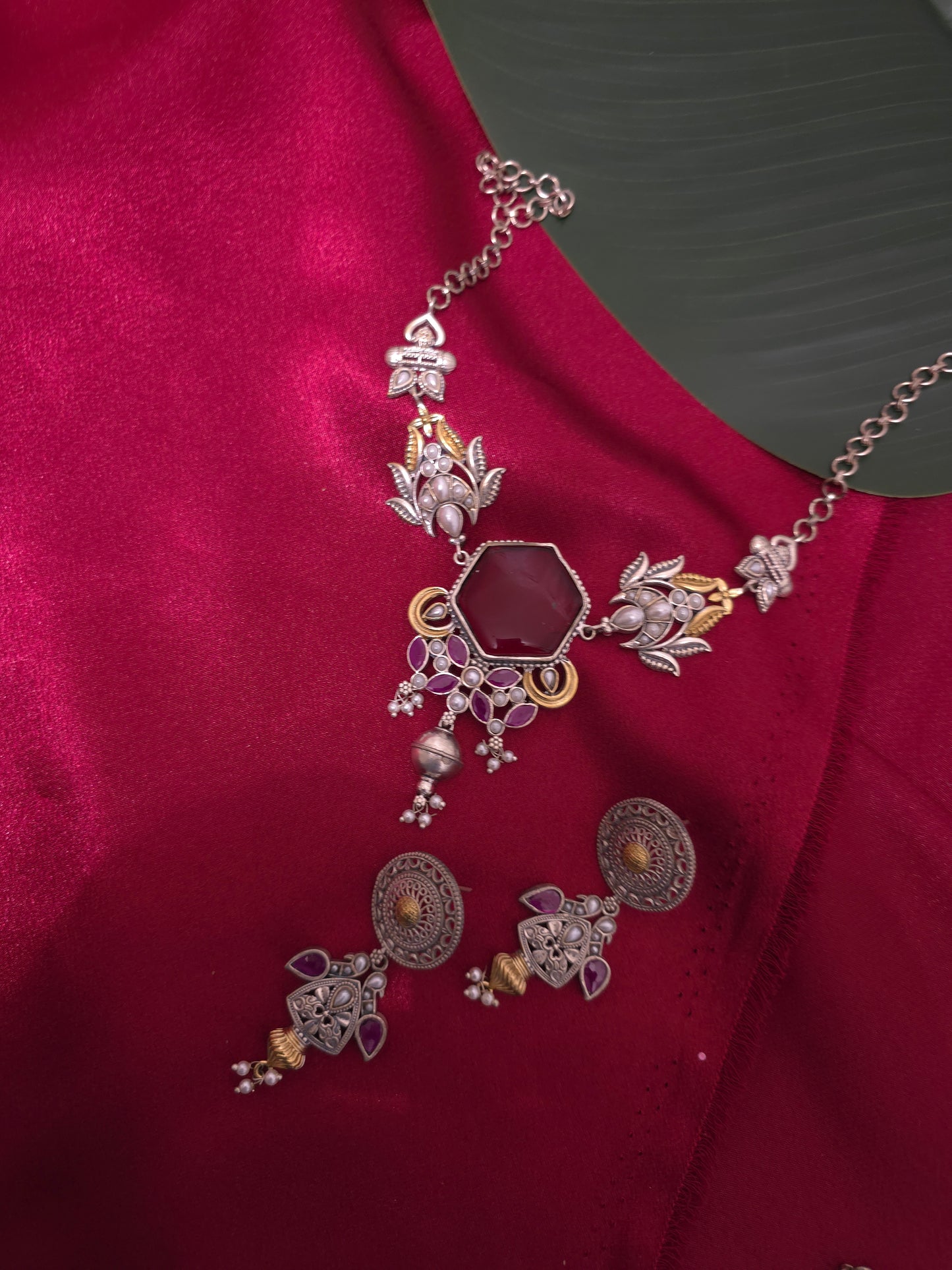 Anchal silver alike necklace set