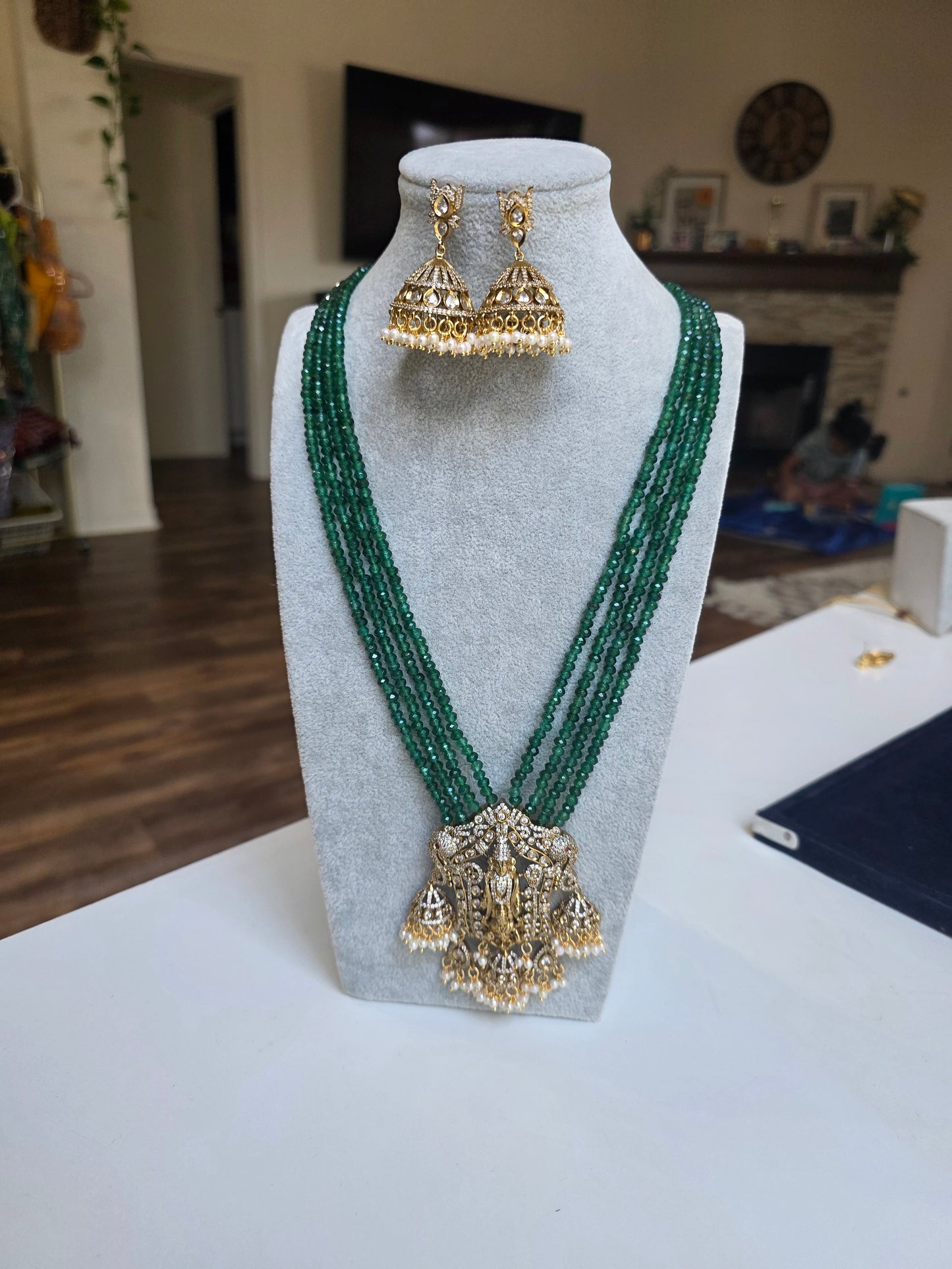 Victorian polki guttapusalu necklace with earrings