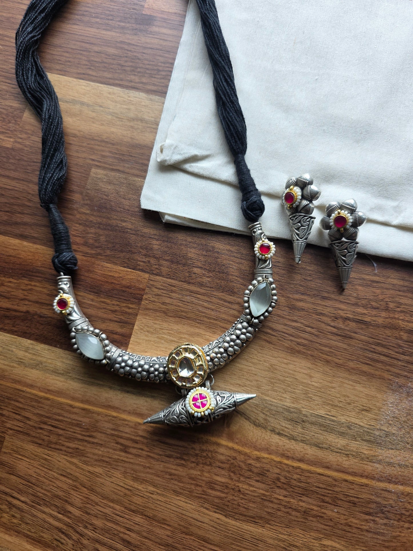 Achyutha fusion hasli necklace set