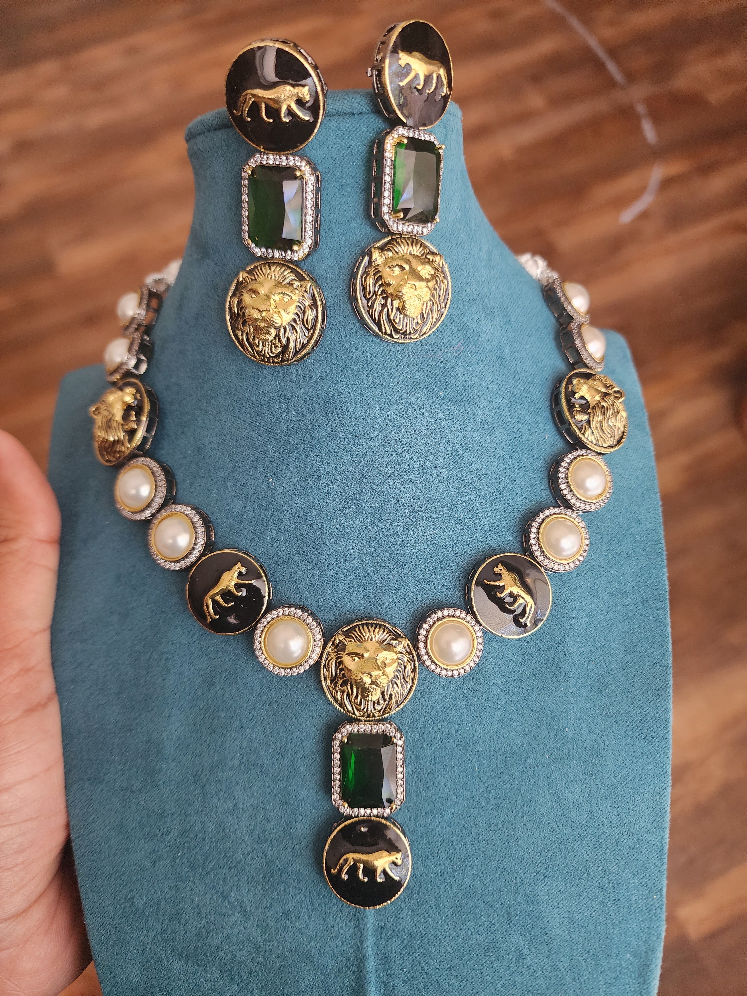 Laya sabyasachi inspired contemporary necklace set