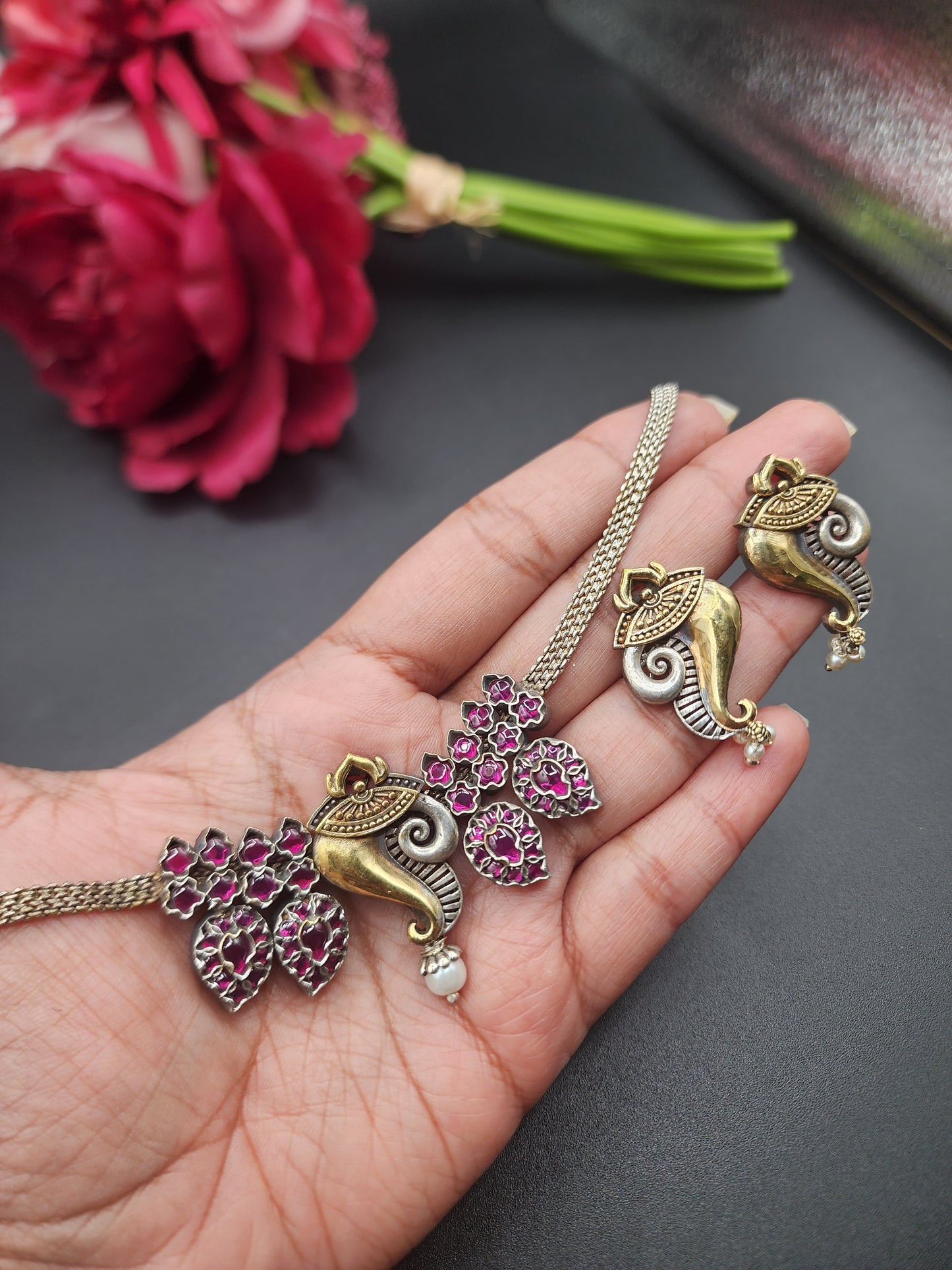 Achyutha Kemp Dualtone necklace set