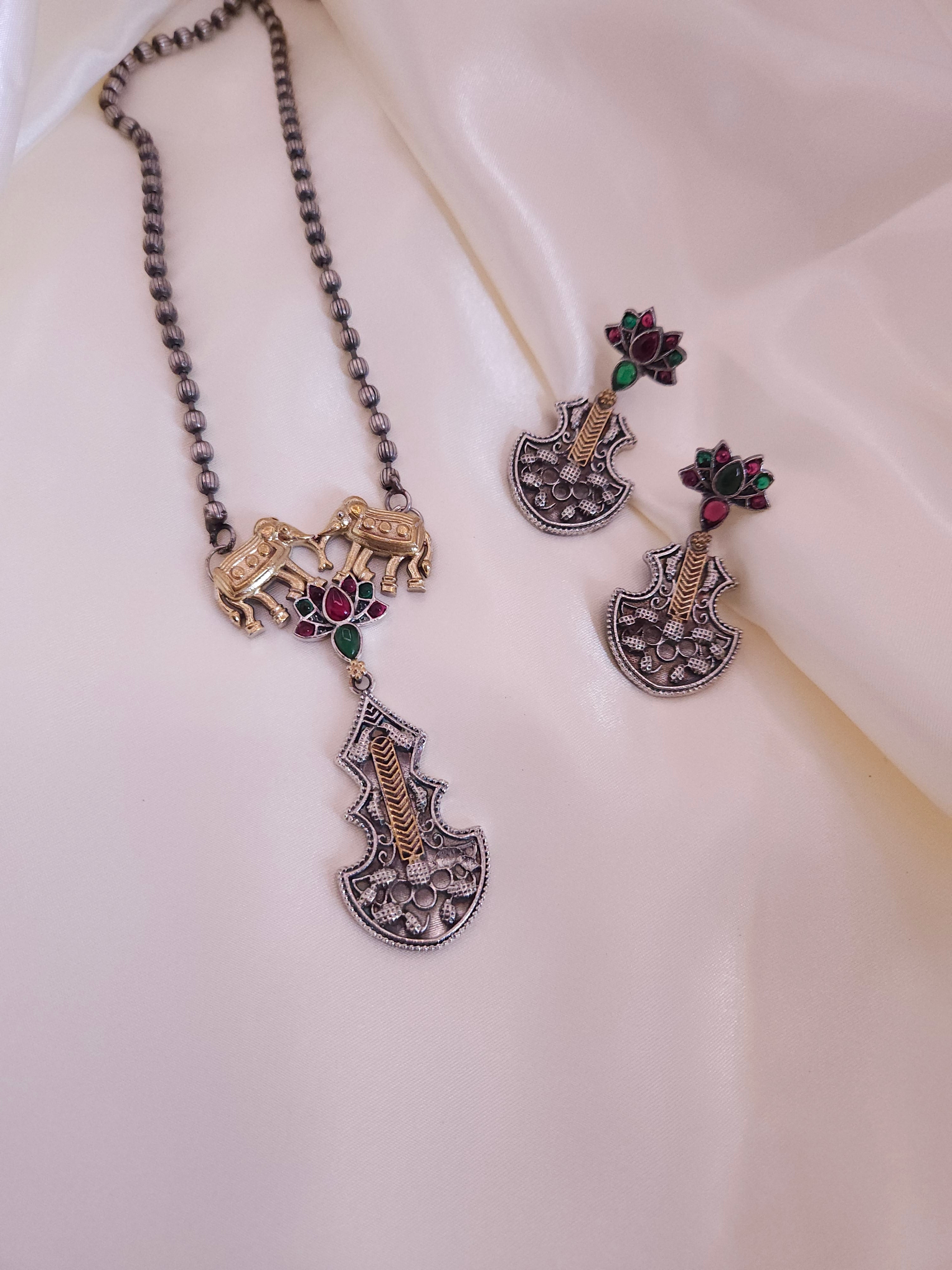 Amora elephant dualtone silver alike necklace set