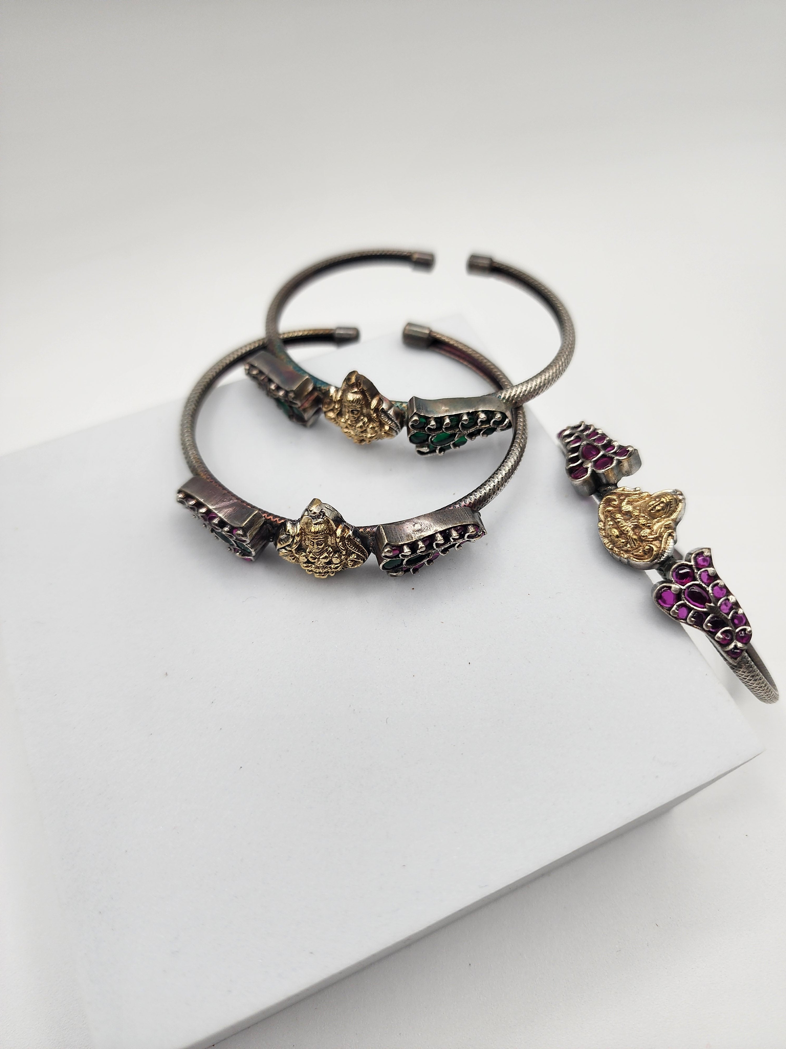Dualtone kemp silveralike bracelet/ bangles