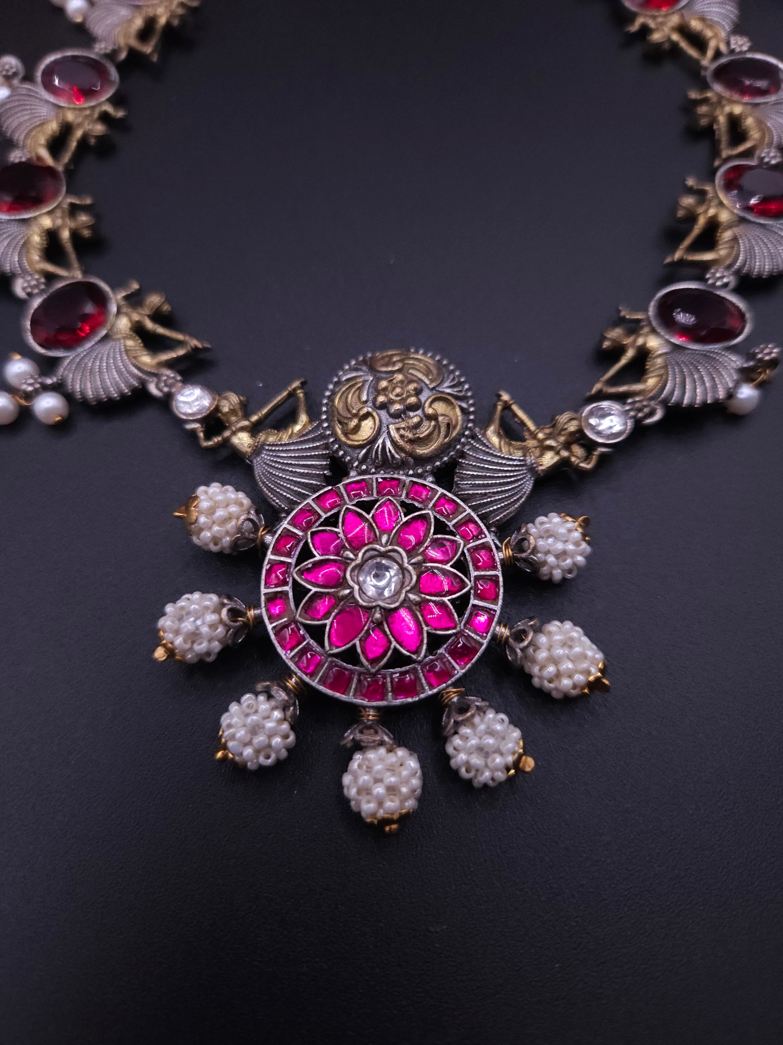 Achyutha fusion necklace set