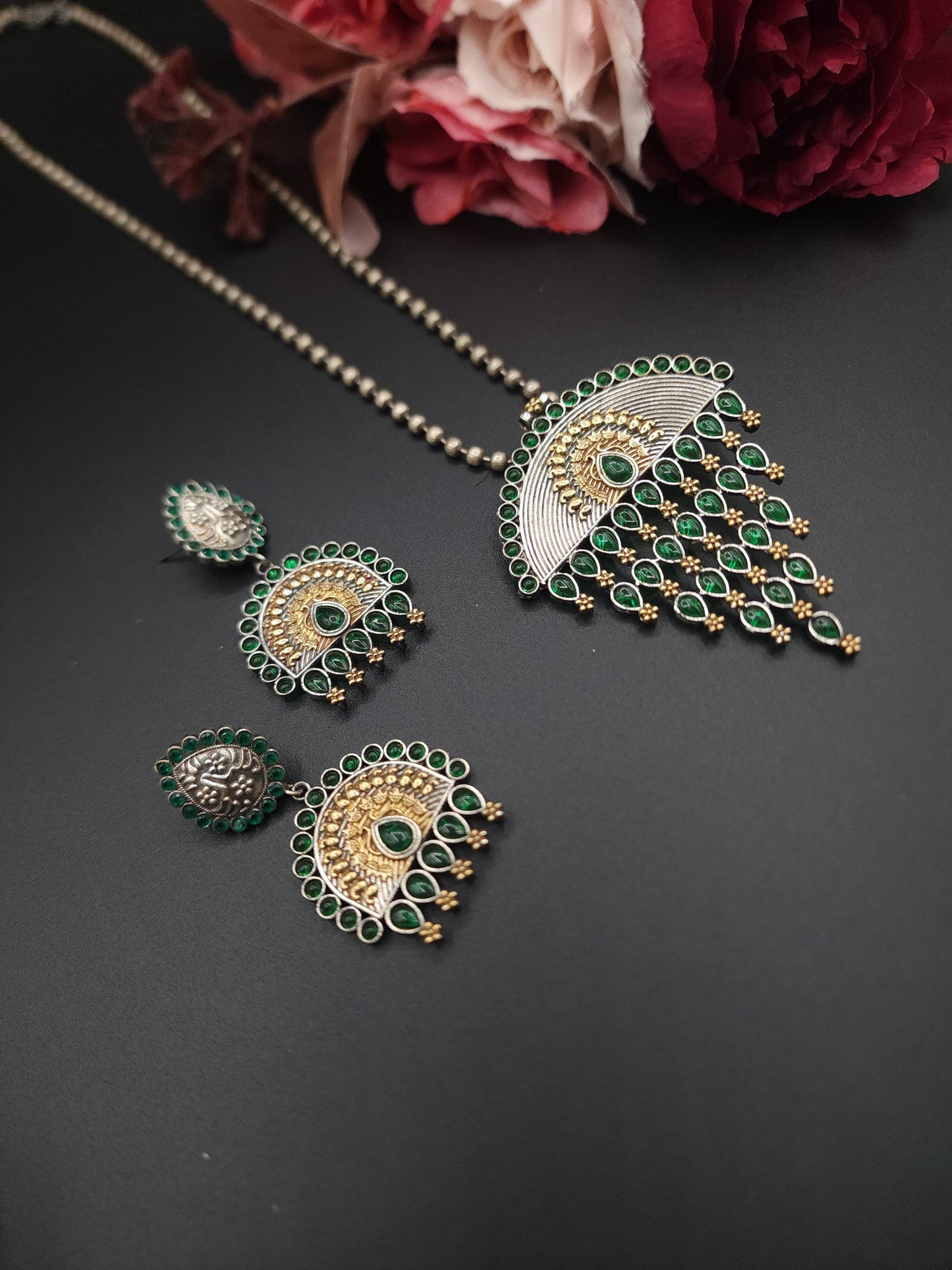 Annush silver alike dualtone pendant necklace set