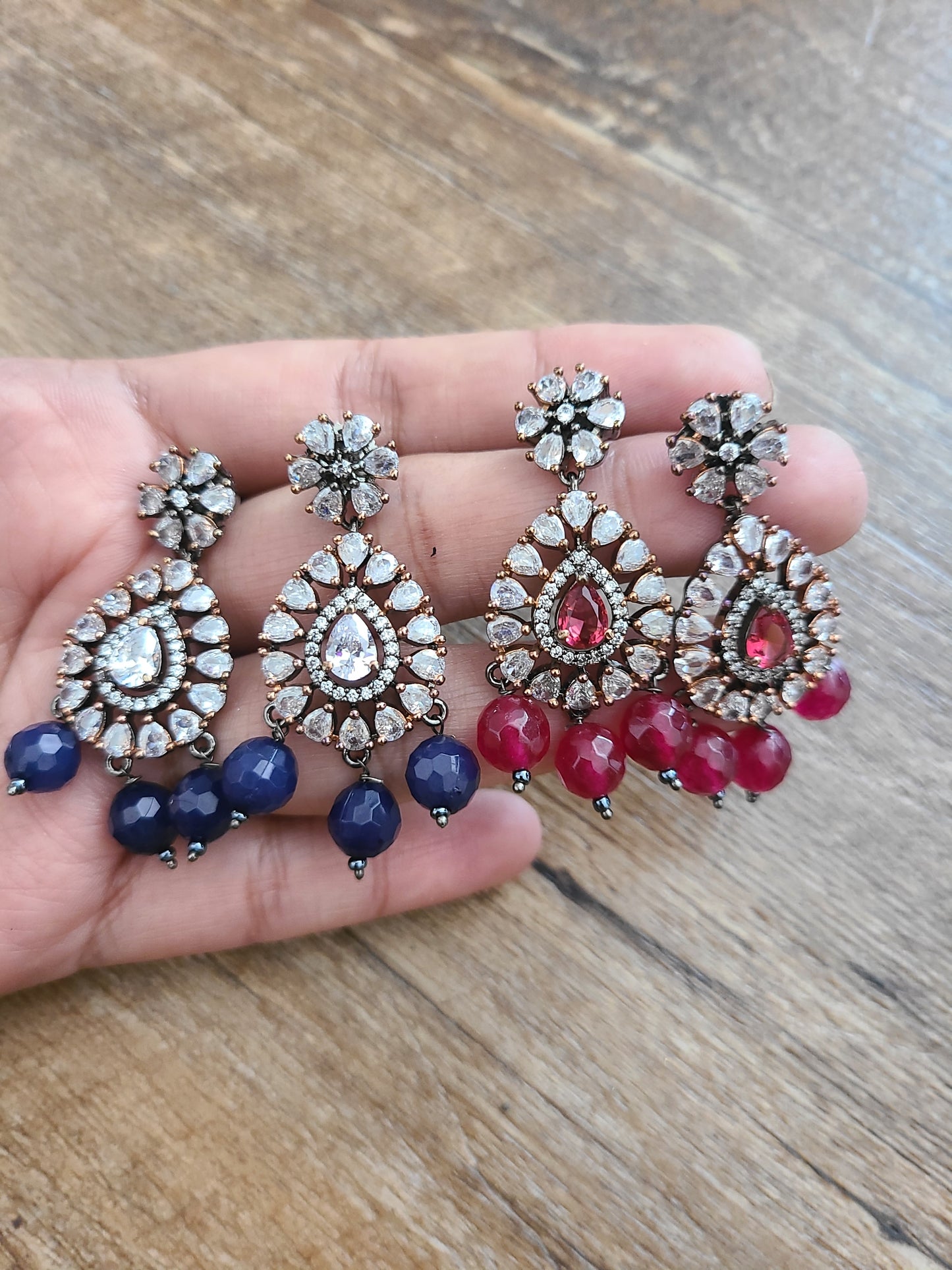 Dual tone choker necklace set