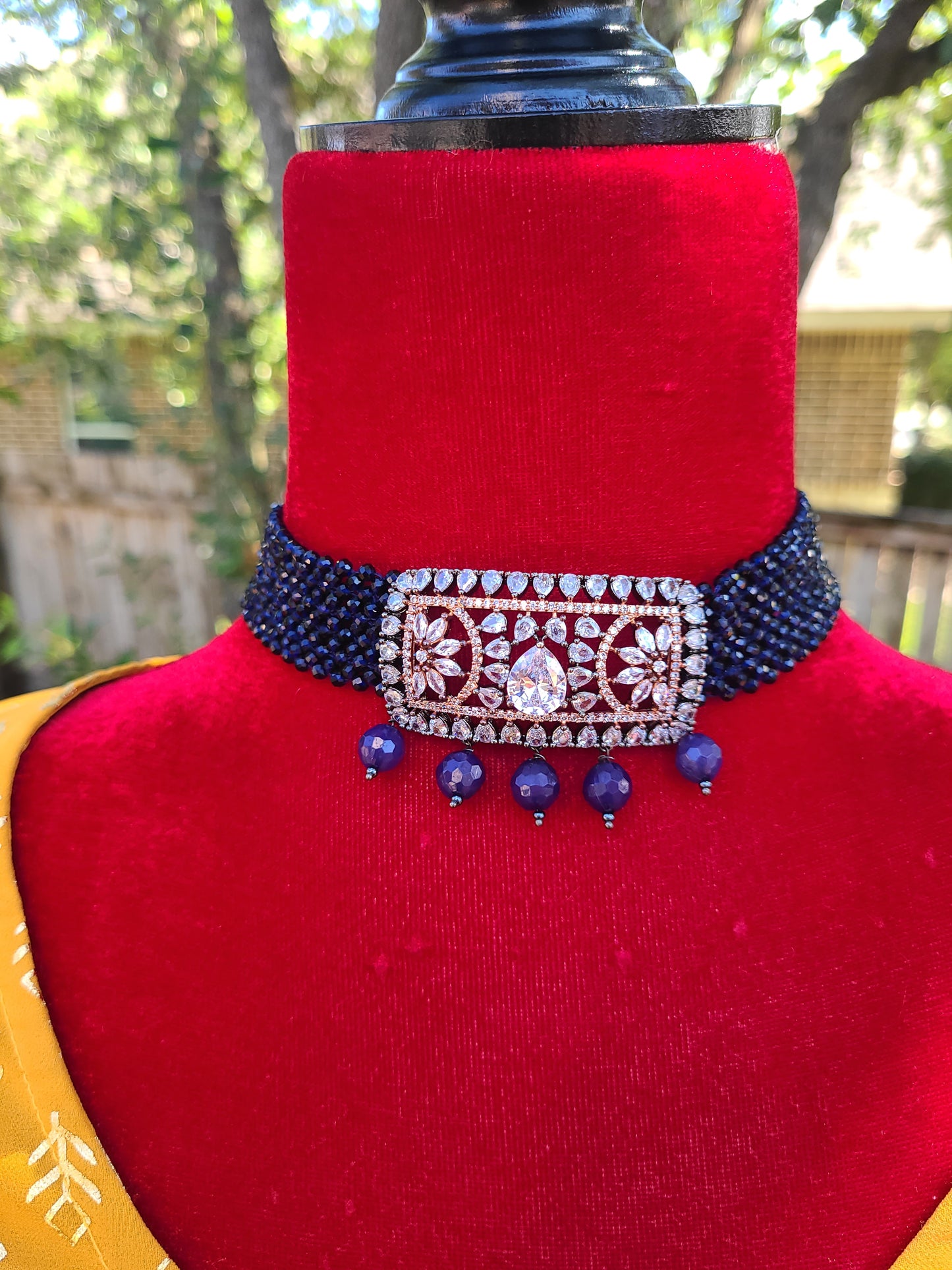 Dual tone choker necklace set