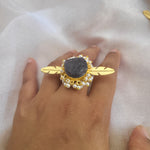Feather adjustable ring