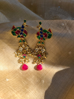 Naomika pachi kundan earrings