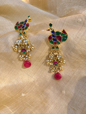 Naomika pachi kundan earrings