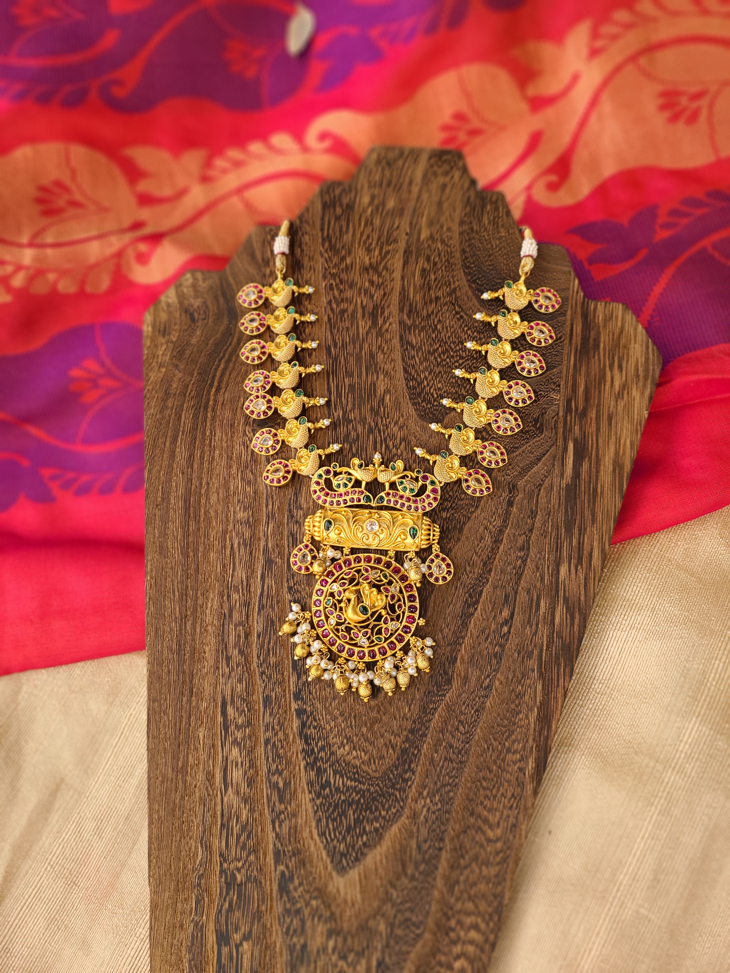 Arghya kemp designer matte necklace set