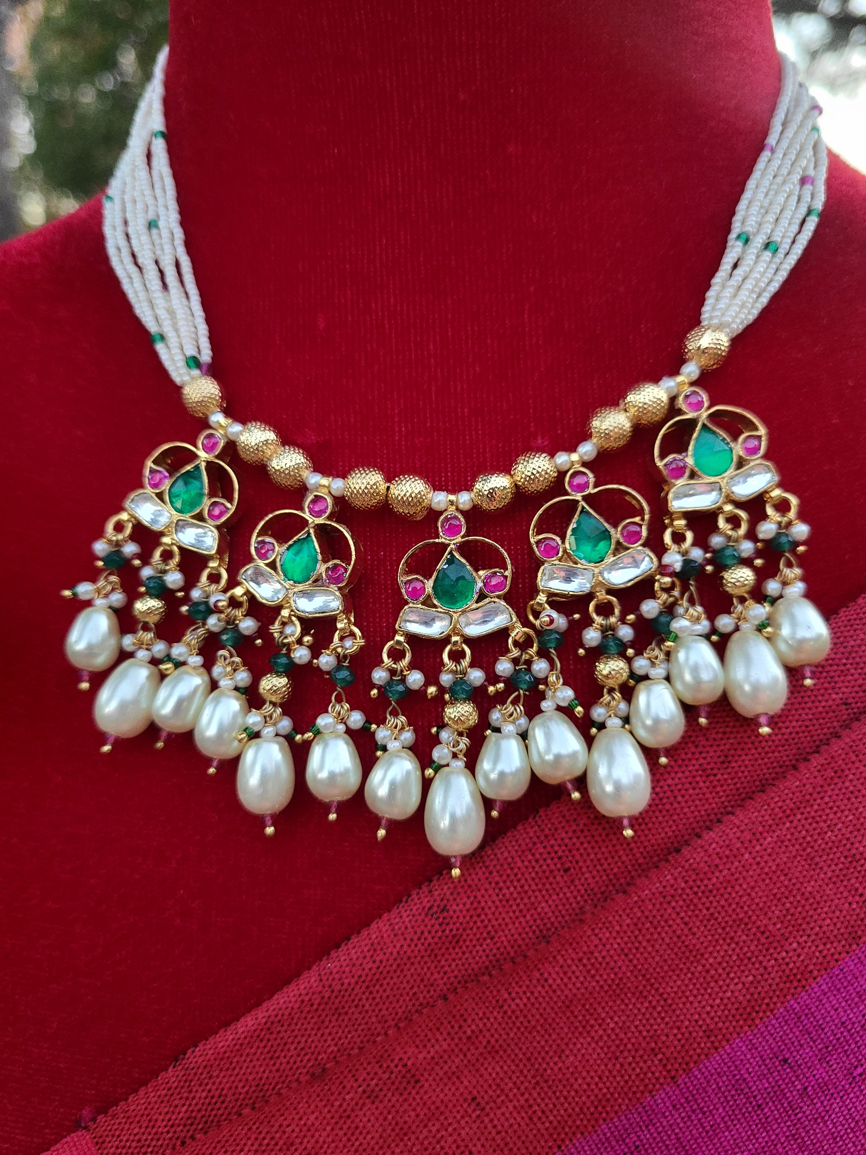 Ashwitha  pachi kundan necklace set