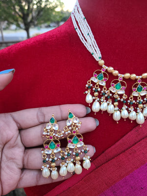 Ashwitha  pachi kundan necklace set