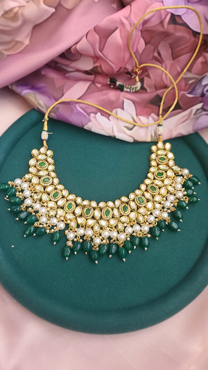 Ashwi kundan necklace set with maang tikka
