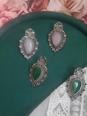 Xxl stone silver alike stud earrings