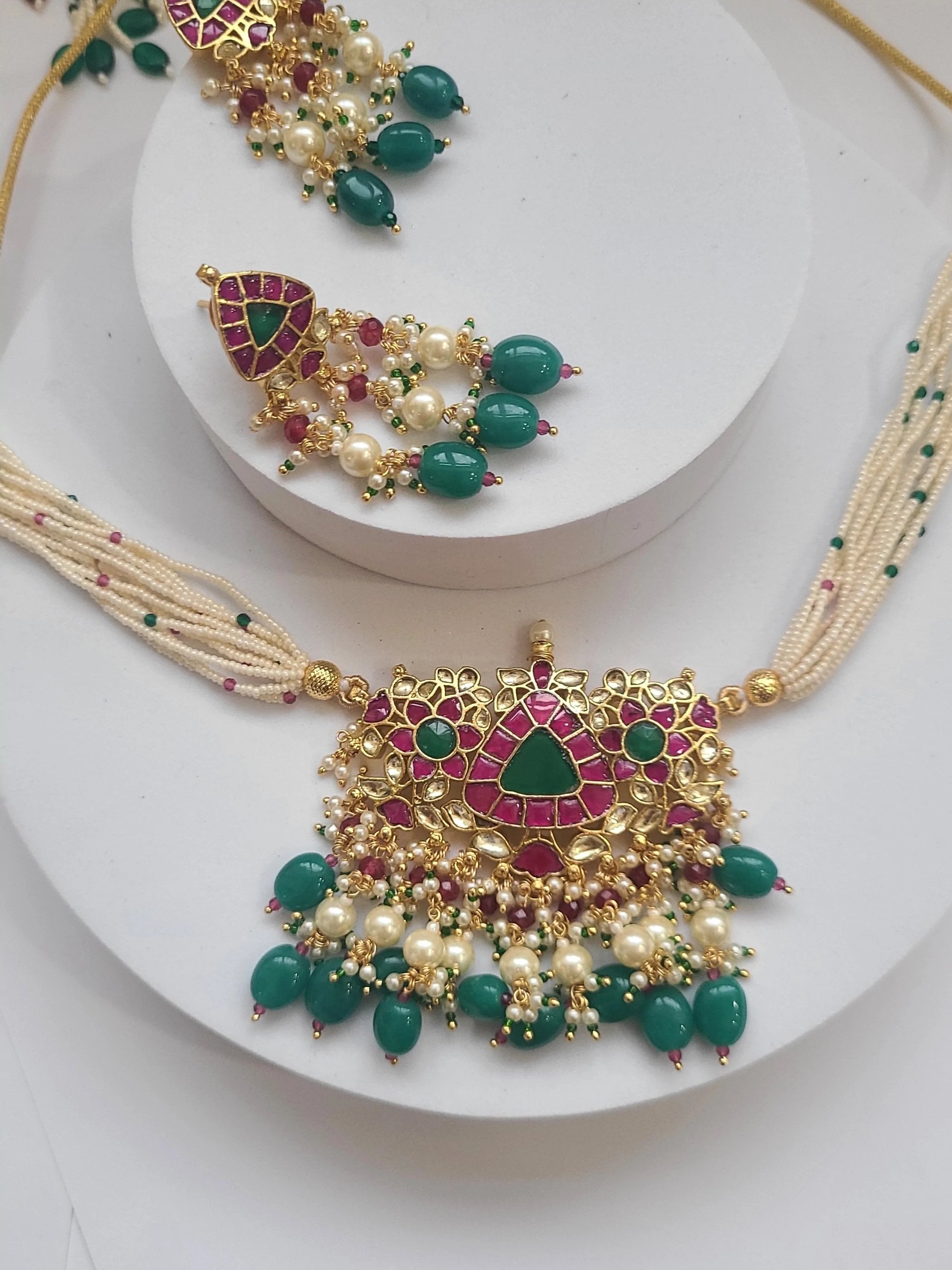 Anaya pachi kundan choker necklace set