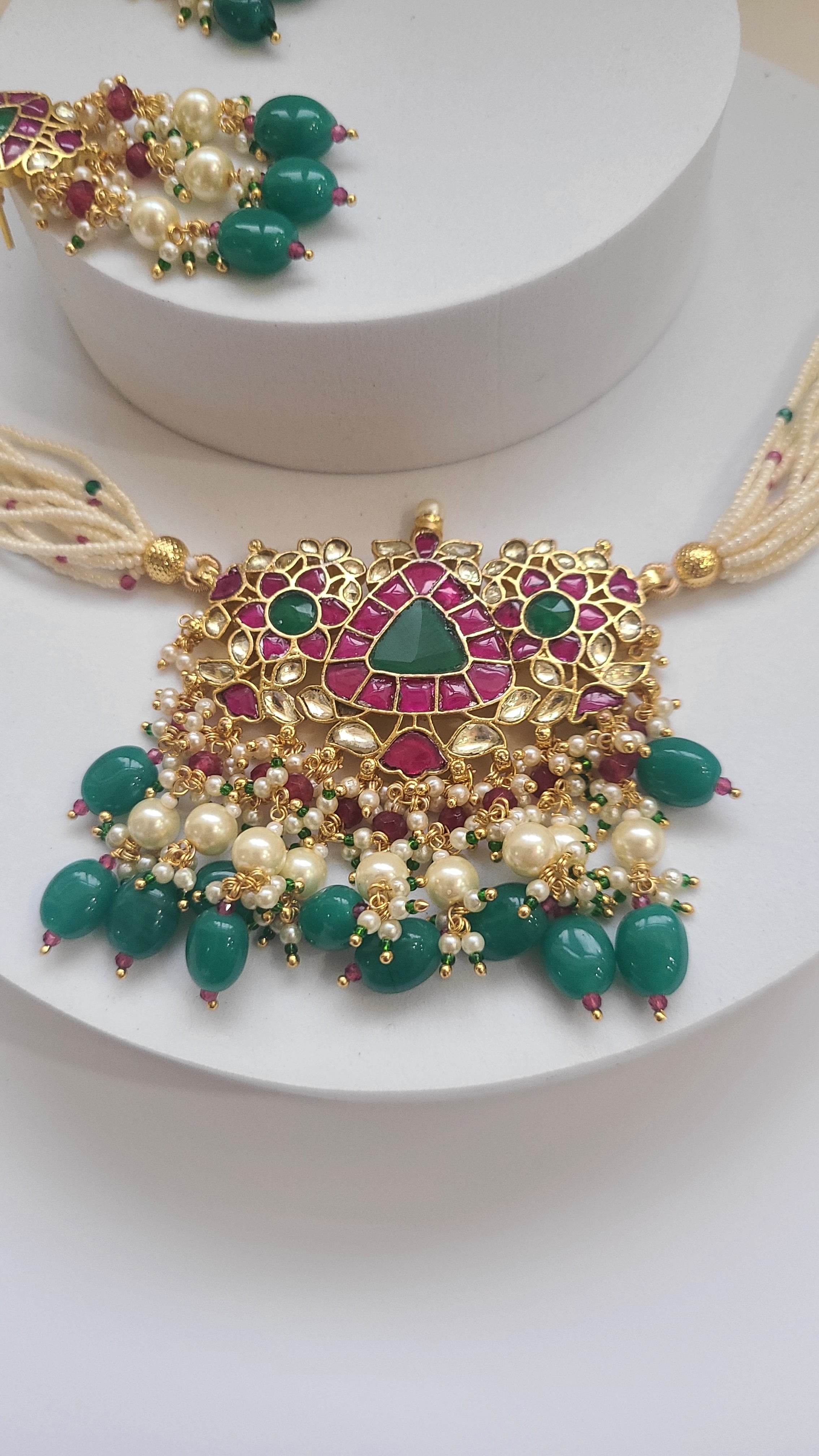 Anaya pachi kundan choker necklace set