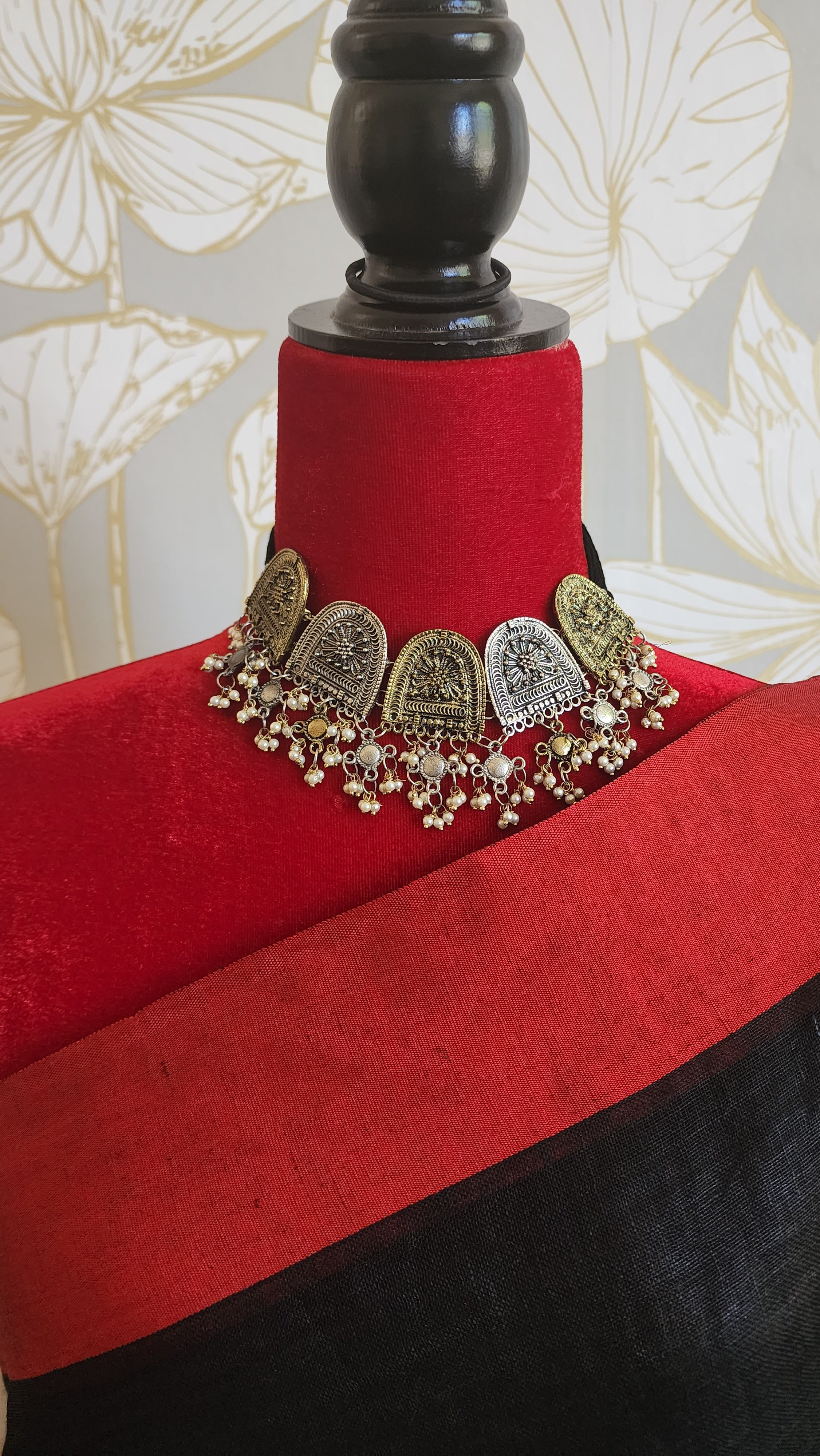 Saria Oxidized necklace