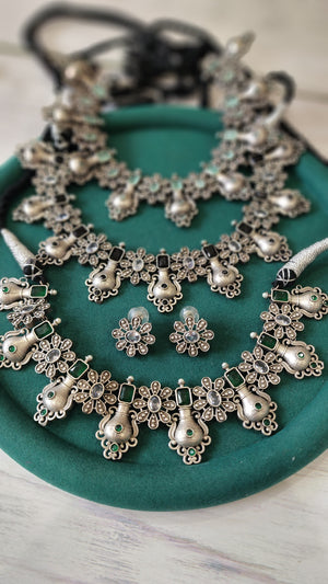 Alaya silver alike  necklace set