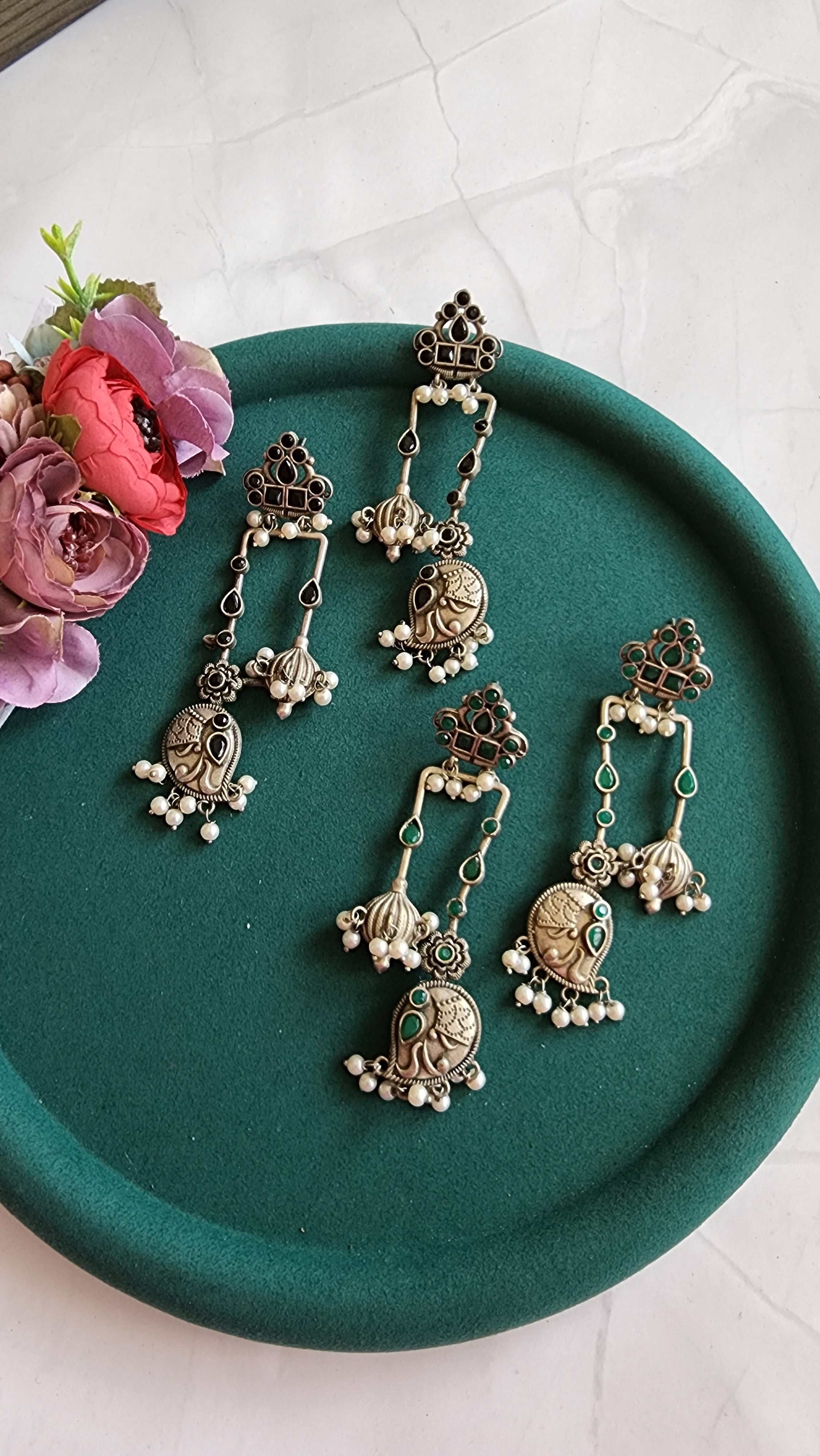 Liz unique silver alike earrings